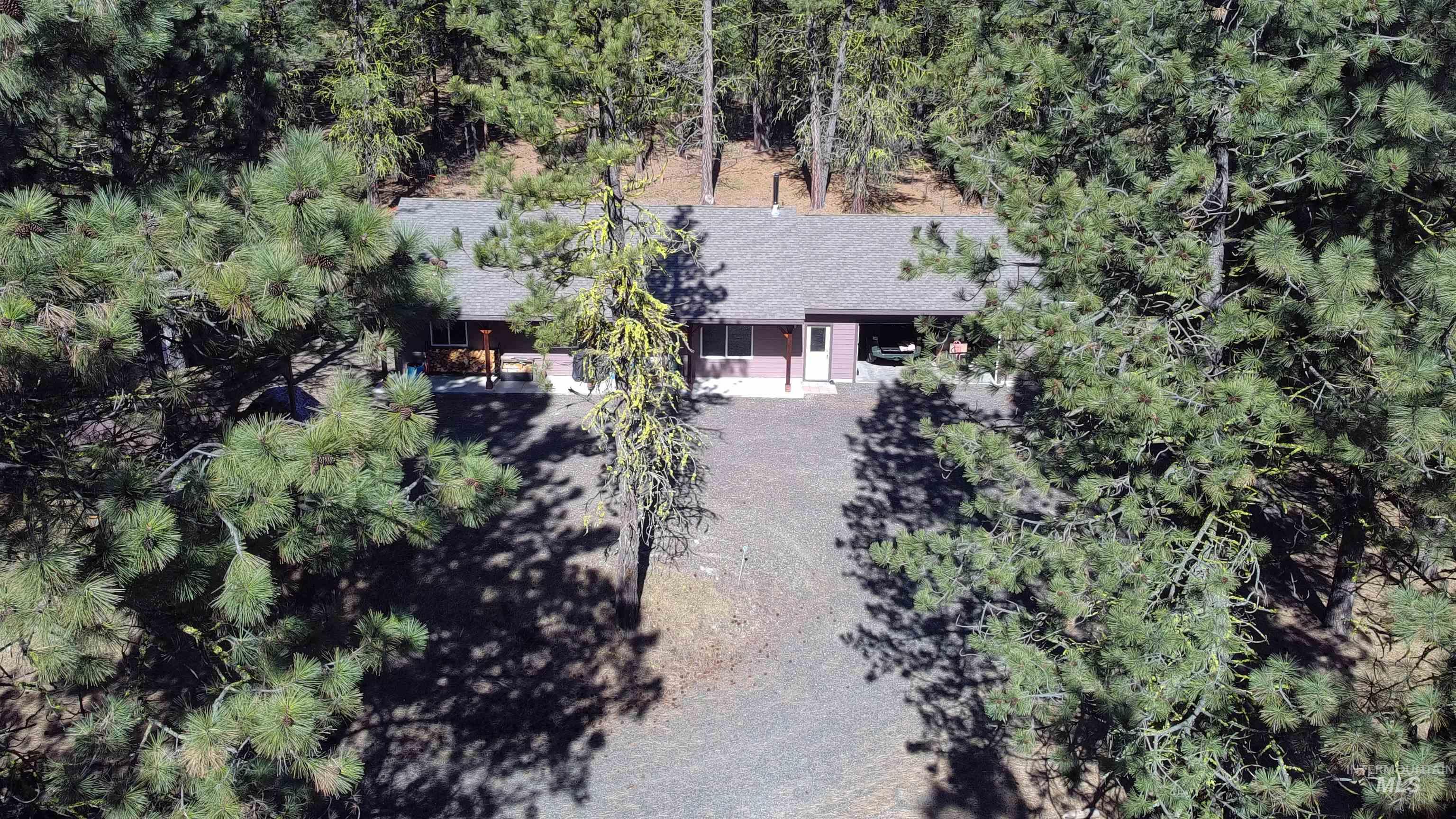 160 Pine Valley Drive, Cascade, Idaho 83611, 2 Bedrooms, 2 Bathrooms, Residential For Sale, Price $579,900,MLS 98978460