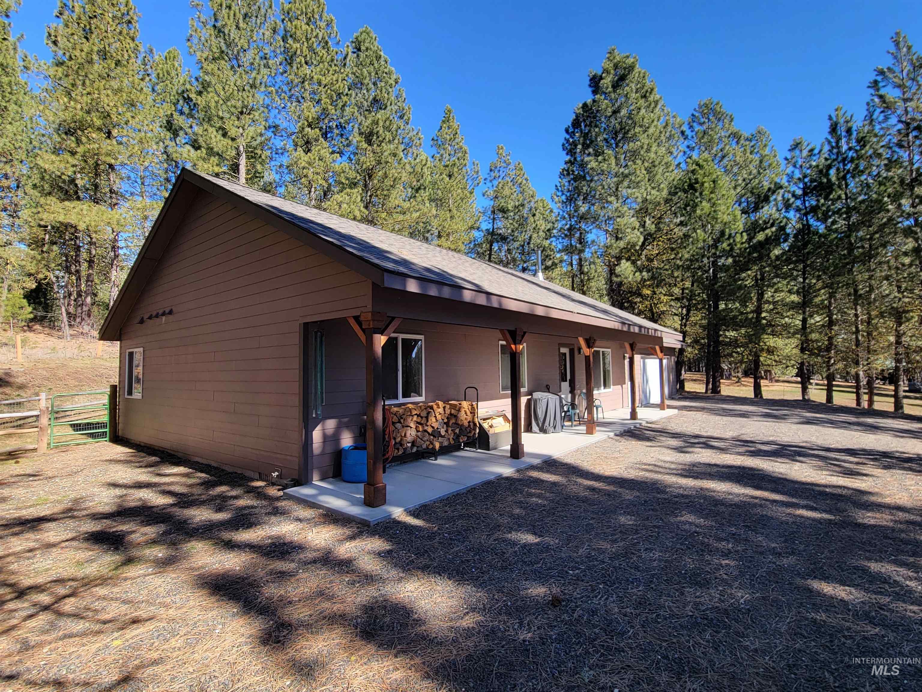 160 Pine Valley Drive, Cascade, Idaho 83611, 2 Bedrooms, 2 Bathrooms, Residential For Sale, Price $579,900,MLS 98978460