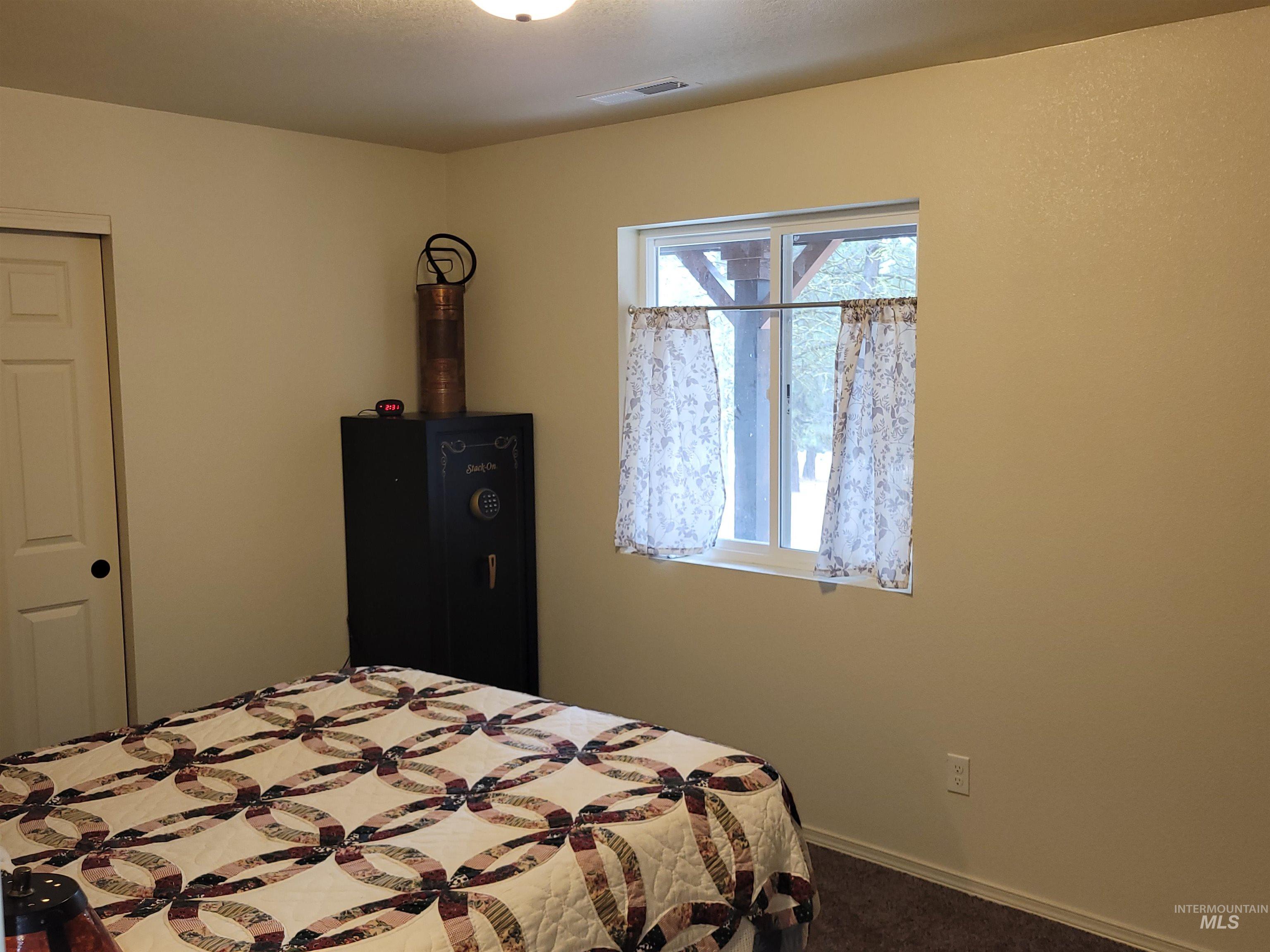 160 Pine Valley Drive, Cascade, Idaho 83611, 2 Bedrooms, 2 Bathrooms, Residential For Sale, Price $579,900,MLS 98978460