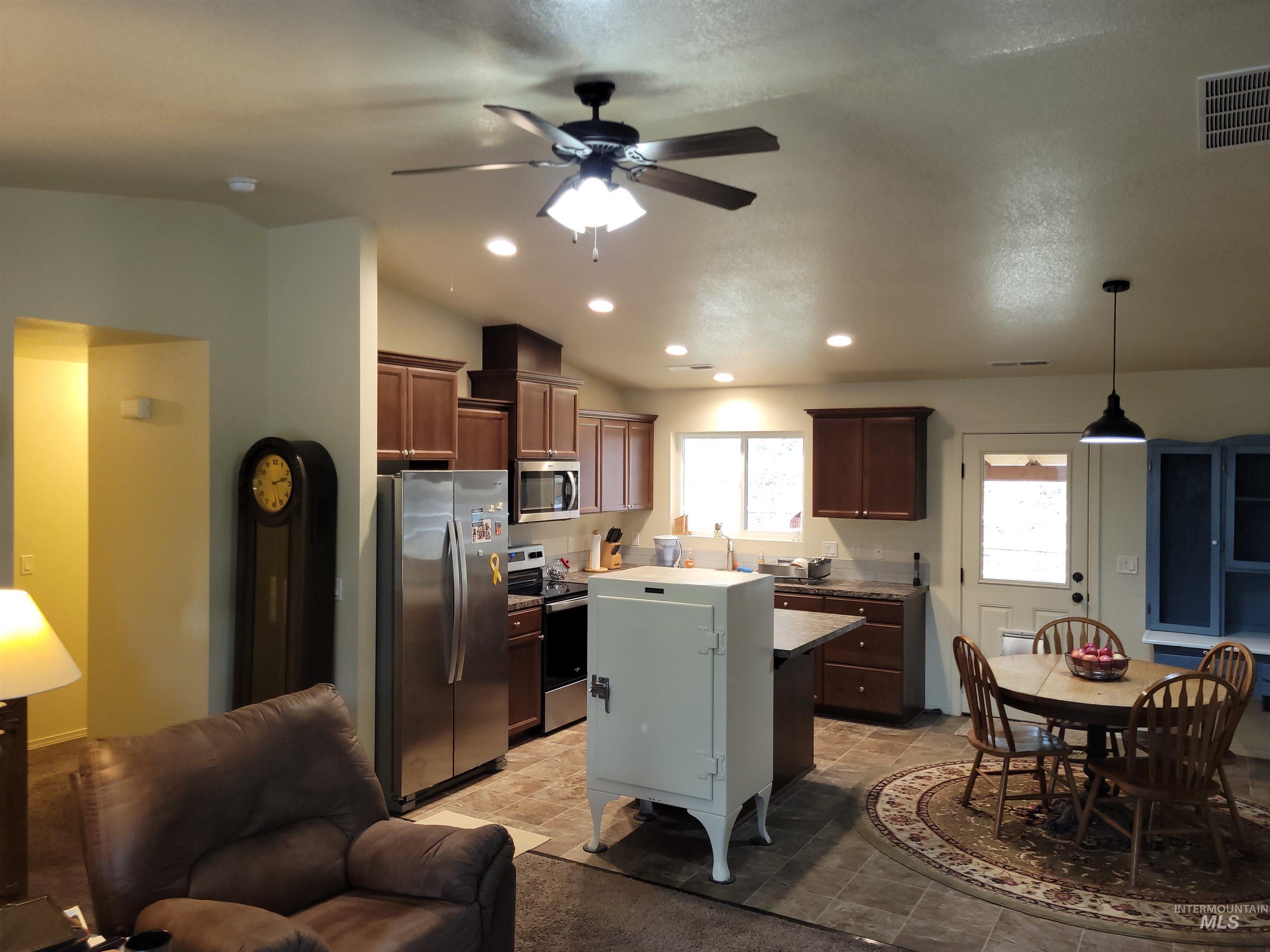 160 Pine Valley Drive, Cascade, Idaho 83611, 2 Bedrooms, 2 Bathrooms, Residential For Sale, Price $579,900,MLS 98978460