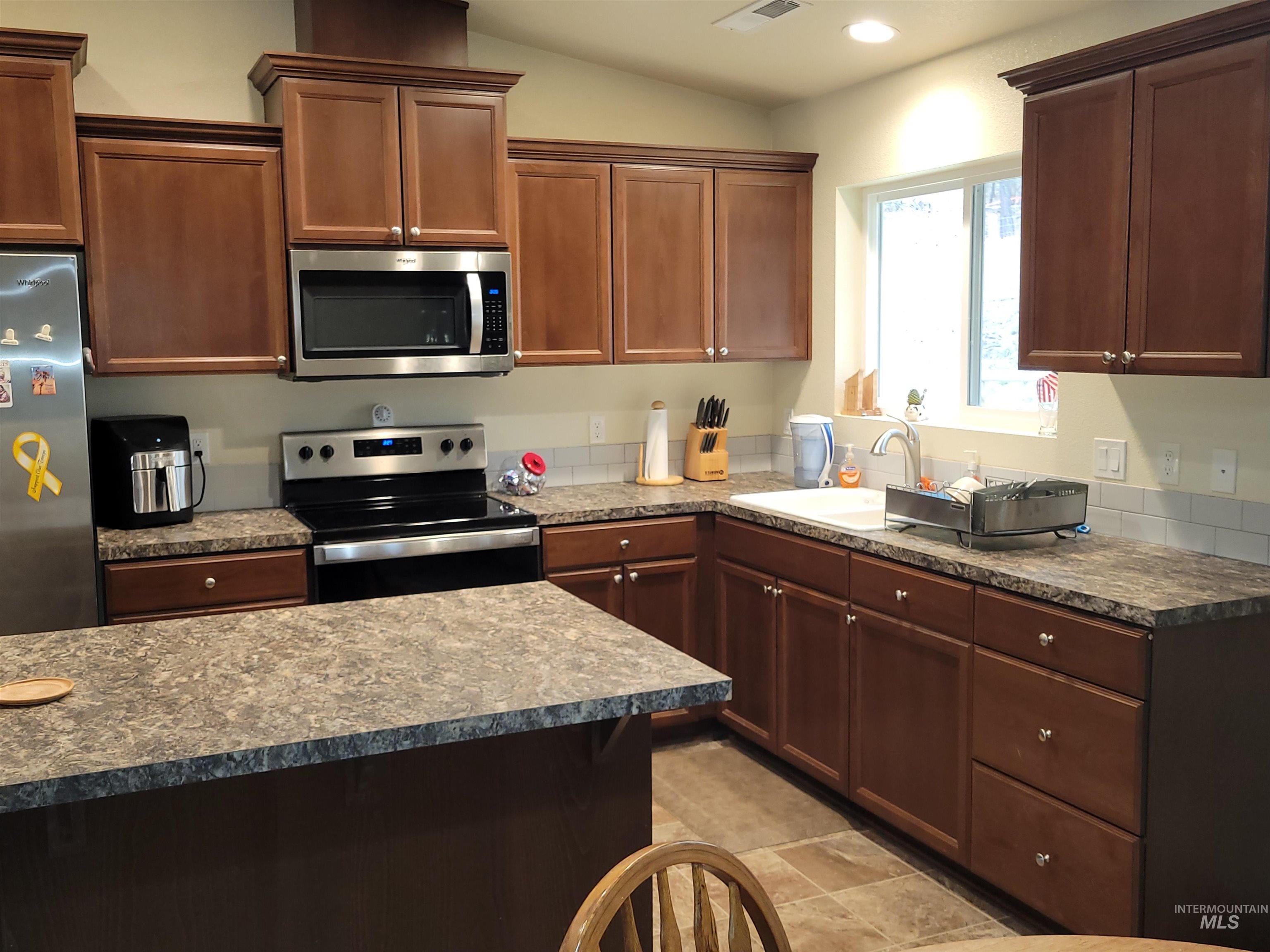 160 Pine Valley Drive, Cascade, Idaho 83611, 2 Bedrooms, 2 Bathrooms, Residential For Sale, Price $579,900,MLS 98978460