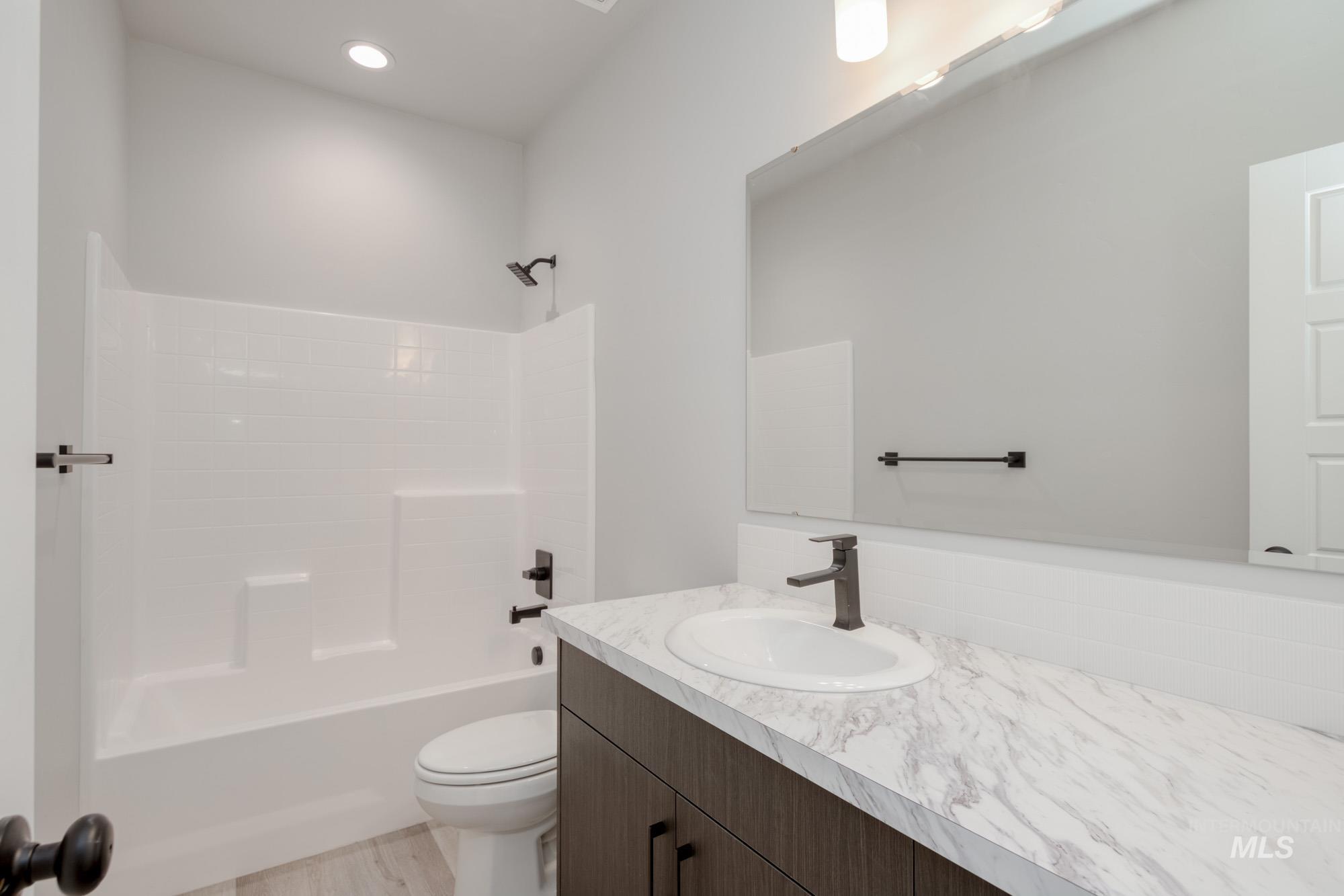 2228 S Border Way, Meridian, Idaho 83642, 3 Bedrooms, 2 Bathrooms, Residential For Sale, Price $419,990,MLS 98978461