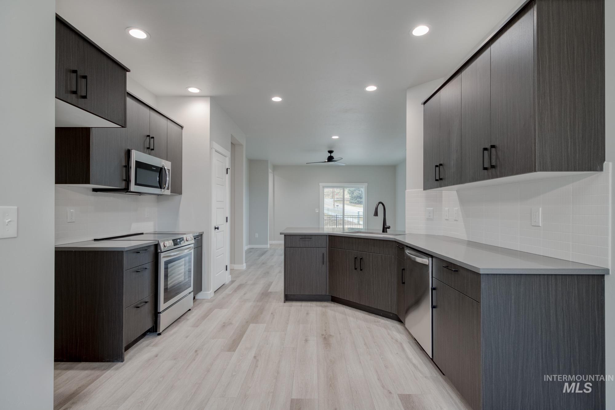 2228 S Border Way, Meridian, Idaho 83642, 3 Bedrooms, 2 Bathrooms, Residential For Sale, Price $419,990,MLS 98978461