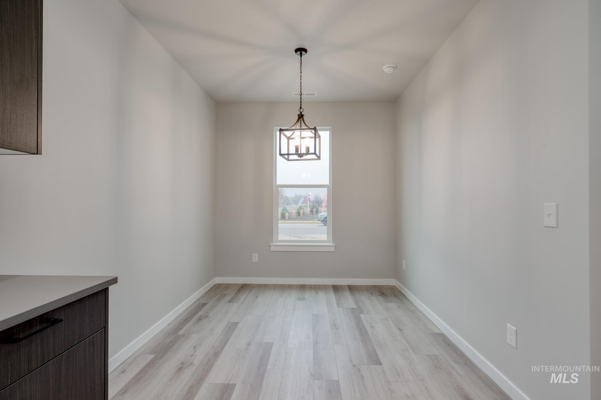 2228 S Border Way, Meridian, Idaho 83642, 3 Bedrooms, 2 Bathrooms, Residential For Sale, Price $419,990,MLS 98978461