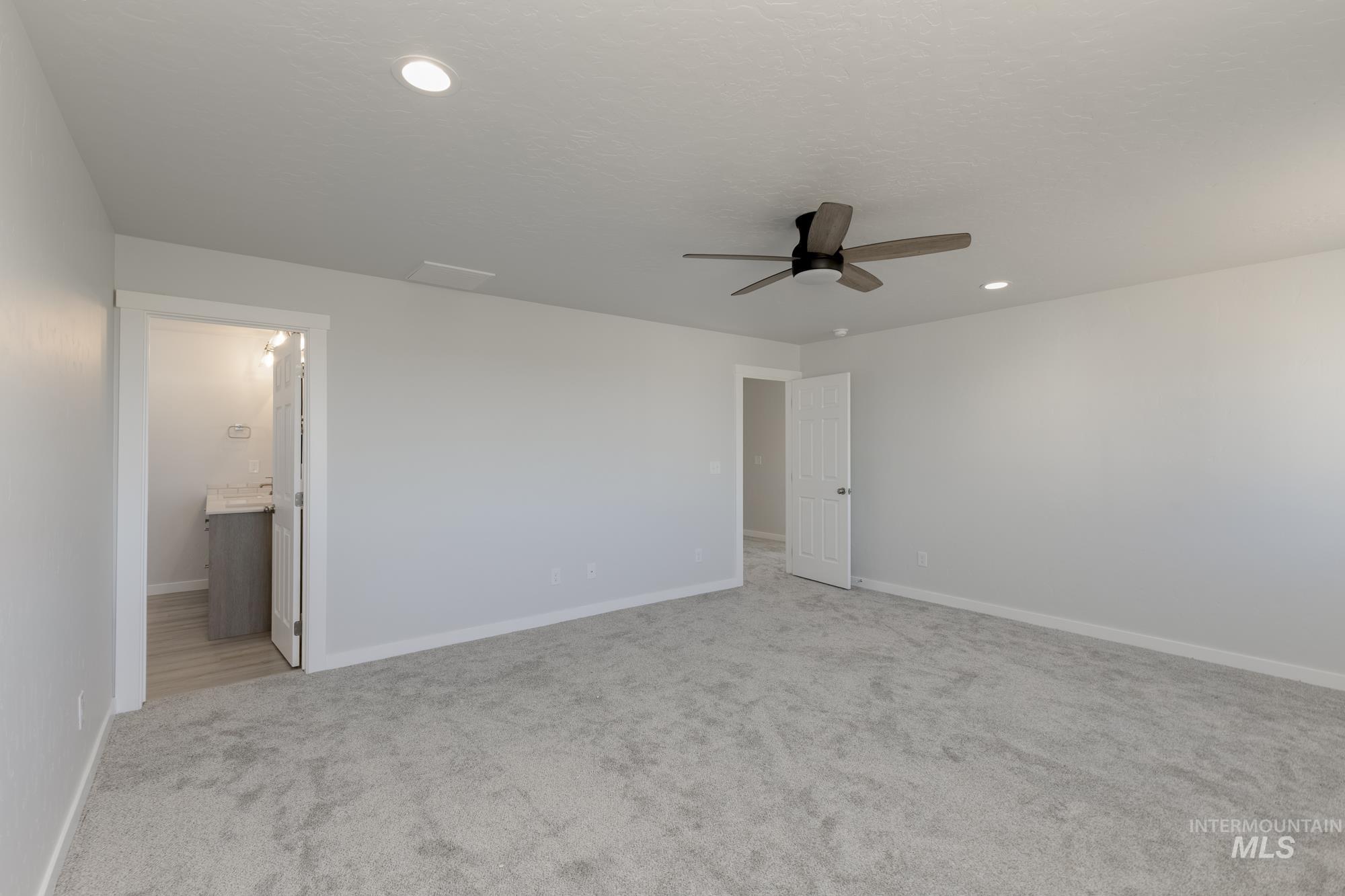 1162 W Cub River Dr, Meridian, Idaho 83642, 5 Bedrooms, 2.5 Bathrooms, Residential For Sale, Price $604,990,MLS 98978462