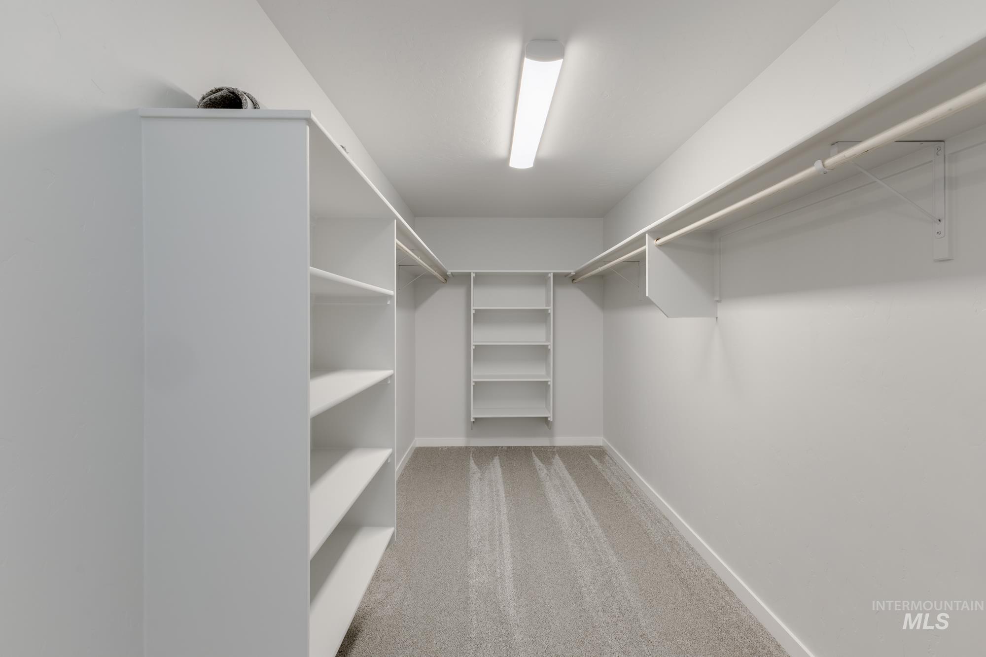 1162 W Cub River Dr, Meridian, Idaho 83642, 5 Bedrooms, 2.5 Bathrooms, Residential For Sale, Price $604,990,MLS 98978462