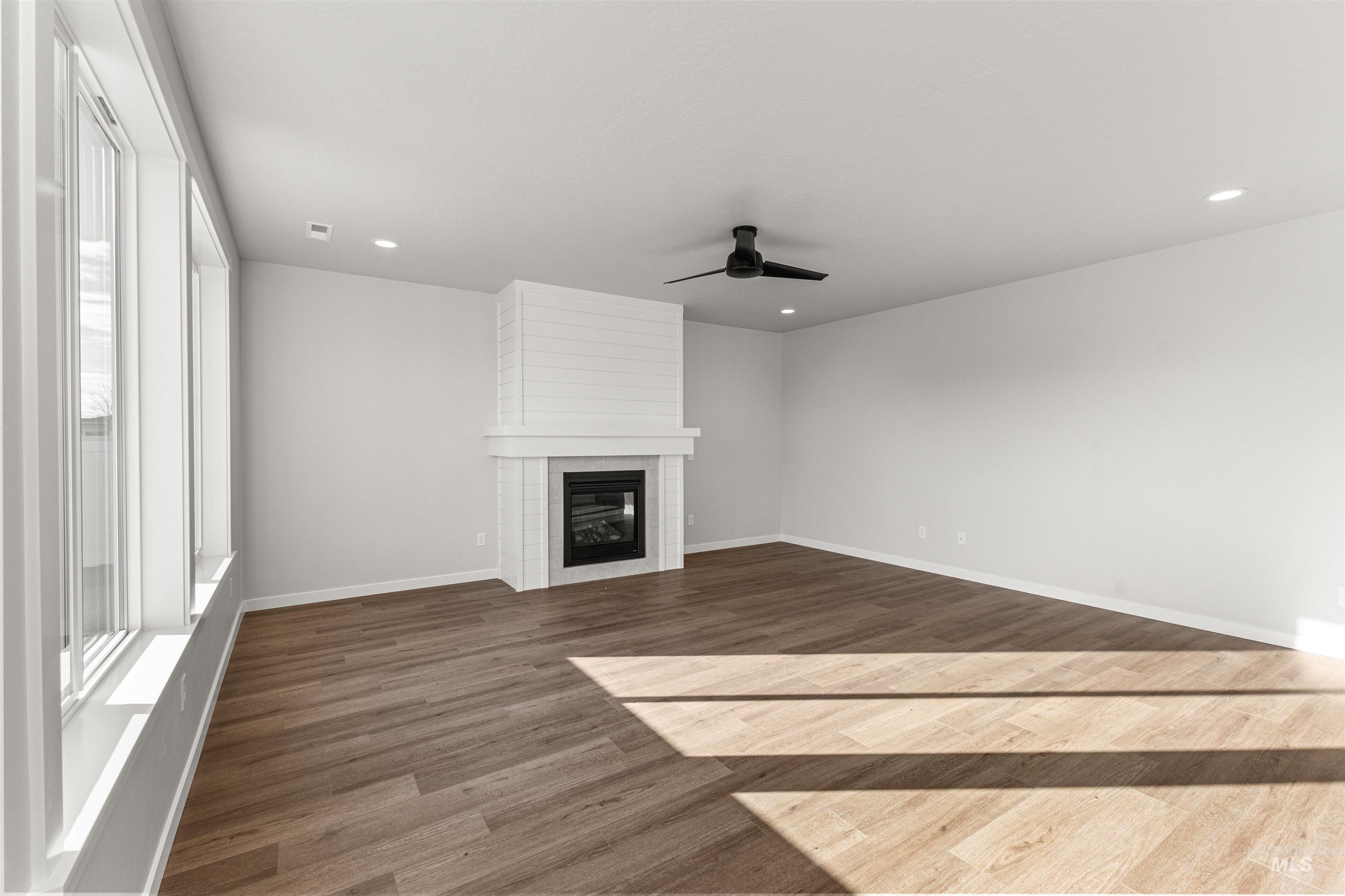 1193 W Cub River Dr, Meridian, Idaho 83642, 5 Bedrooms, 4.5 Bathrooms, Residential For Sale, Price $774,990, 98978463