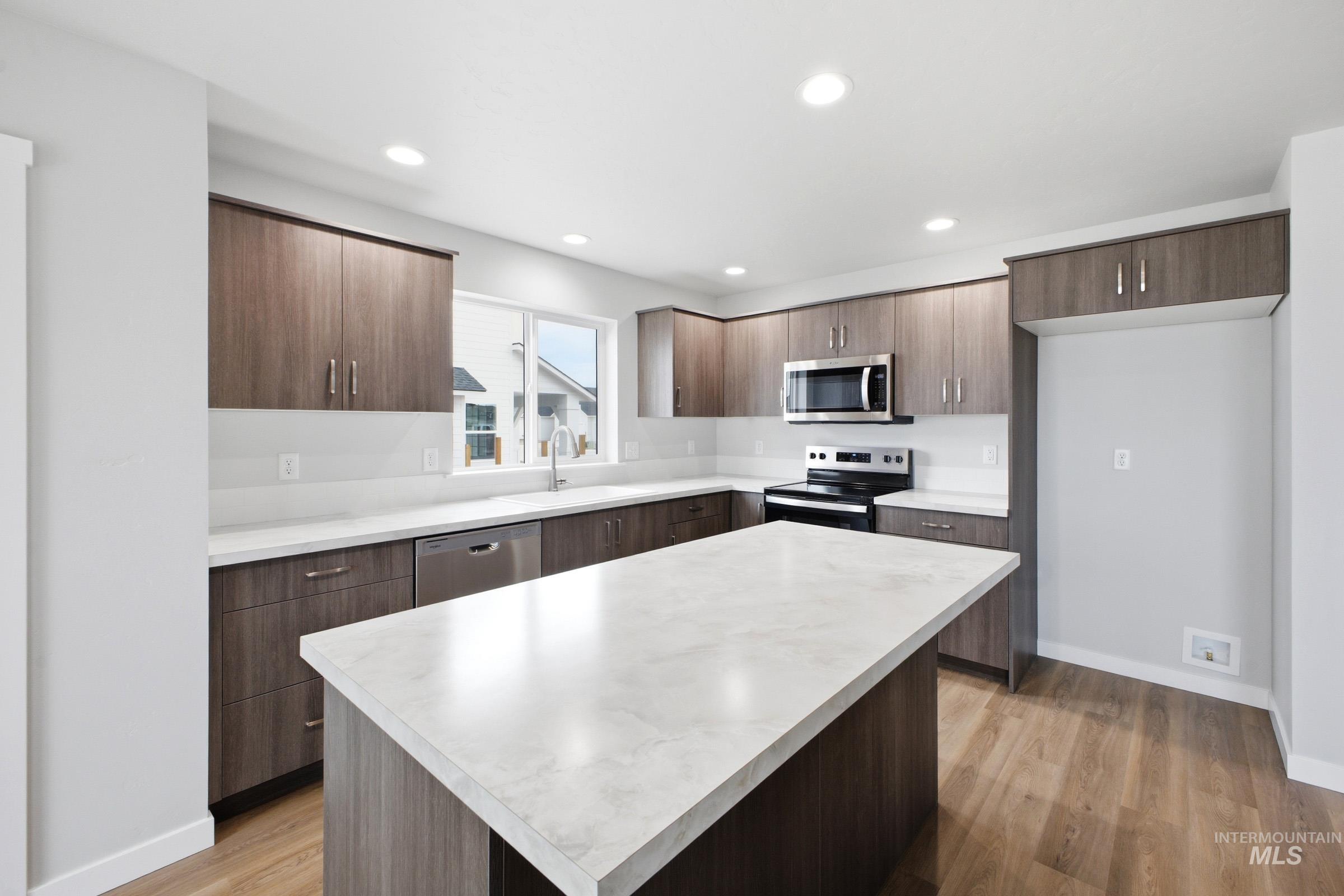 13702 Inman Ct, Caldwell, Idaho 83607, 5 Bedrooms, 3 Bathrooms, Residential For Sale, Price $469,990,MLS 98978465