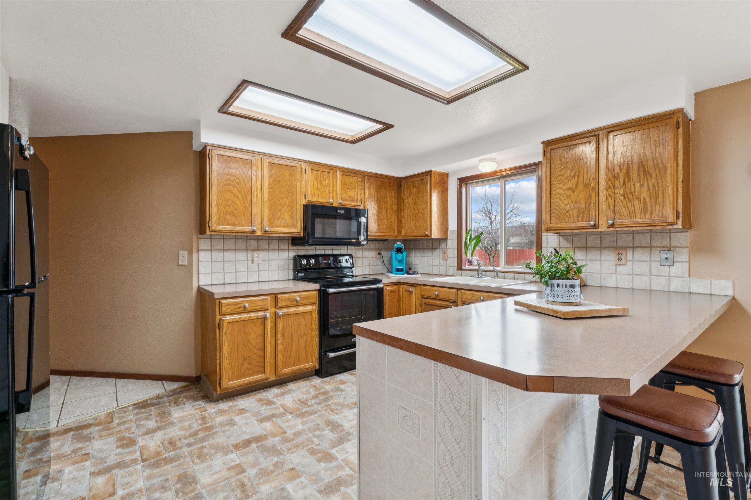 4789 N Bluegrass Ave, Boise, Idaho 83703, 3 Bedrooms, 2 Bathrooms, Residential For Sale, Price $450,000,MLS 98978469