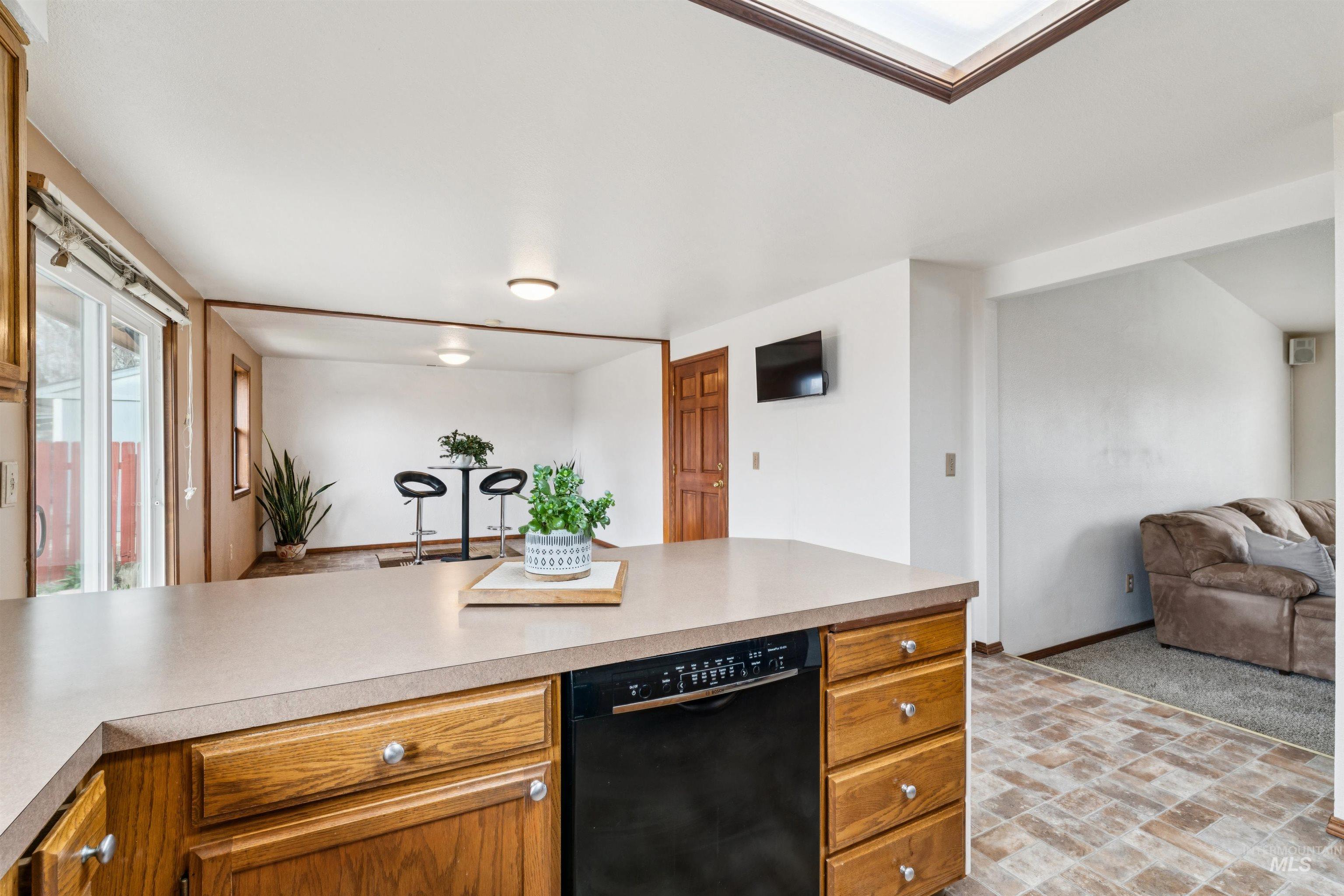 4789 N Bluegrass Ave, Boise, Idaho 83703, 3 Bedrooms, 2 Bathrooms, Residential For Sale, Price $450,000,MLS 98978469