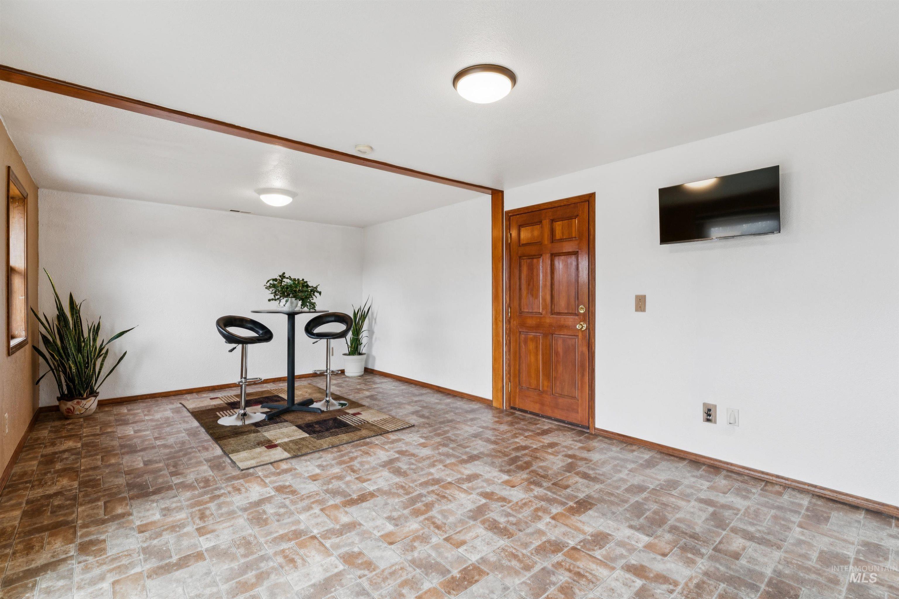 4789 N Bluegrass Ave, Boise, Idaho 83703, 3 Bedrooms, 2 Bathrooms, Residential For Sale, Price $450,000,MLS 98978469