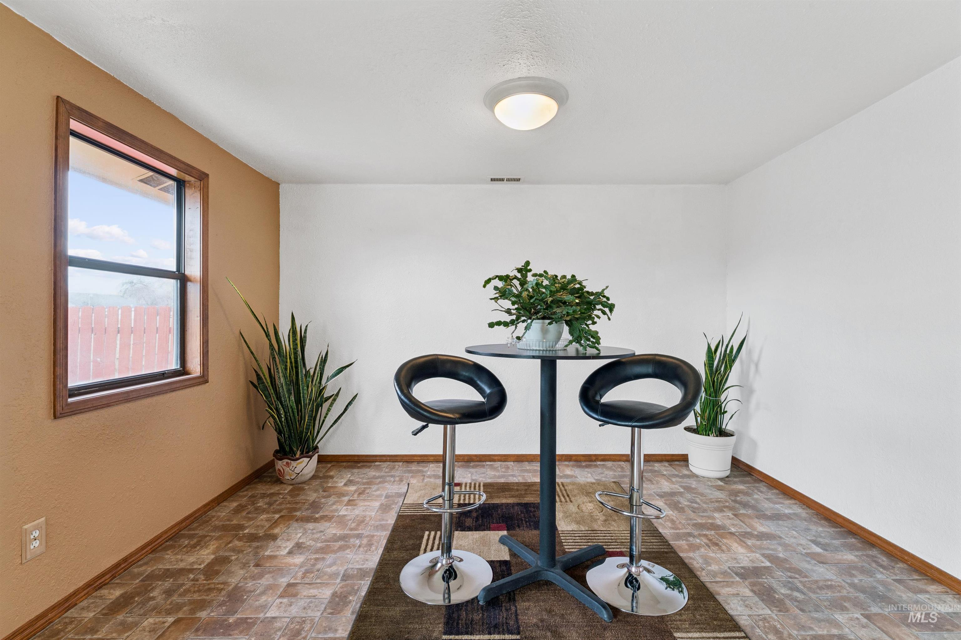 4789 N Bluegrass Ave, Boise, Idaho 83703, 3 Bedrooms, 2 Bathrooms, Residential For Sale, Price $450,000,MLS 98978469