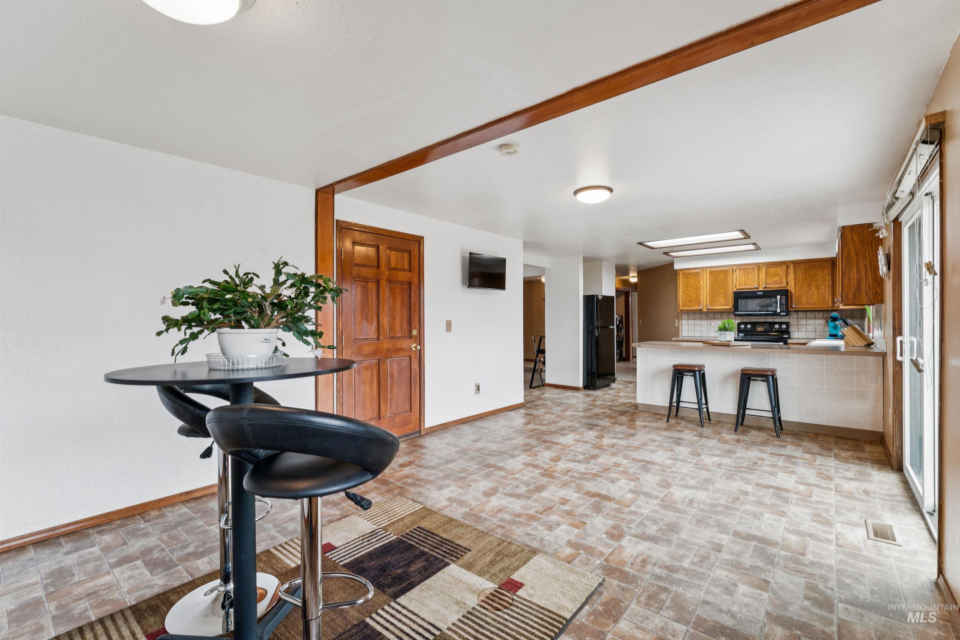 4789 N Bluegrass Ave, Boise, Idaho 83703, 3 Bedrooms, 2 Bathrooms, Residential For Sale, Price $450,000,MLS 98978469