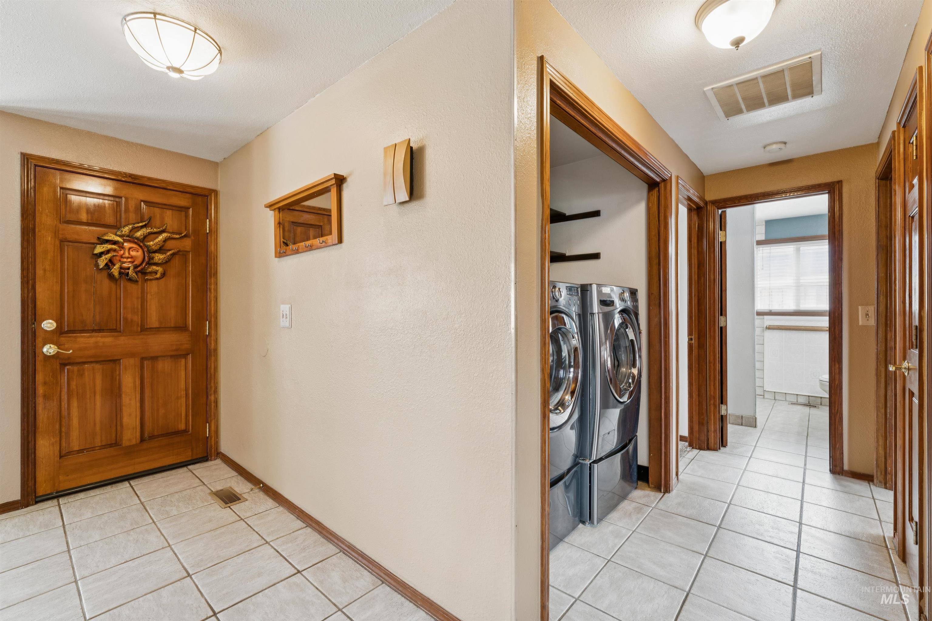 4789 N Bluegrass Ave, Boise, Idaho 83703, 3 Bedrooms, 2 Bathrooms, Residential For Sale, Price $450,000,MLS 98978469