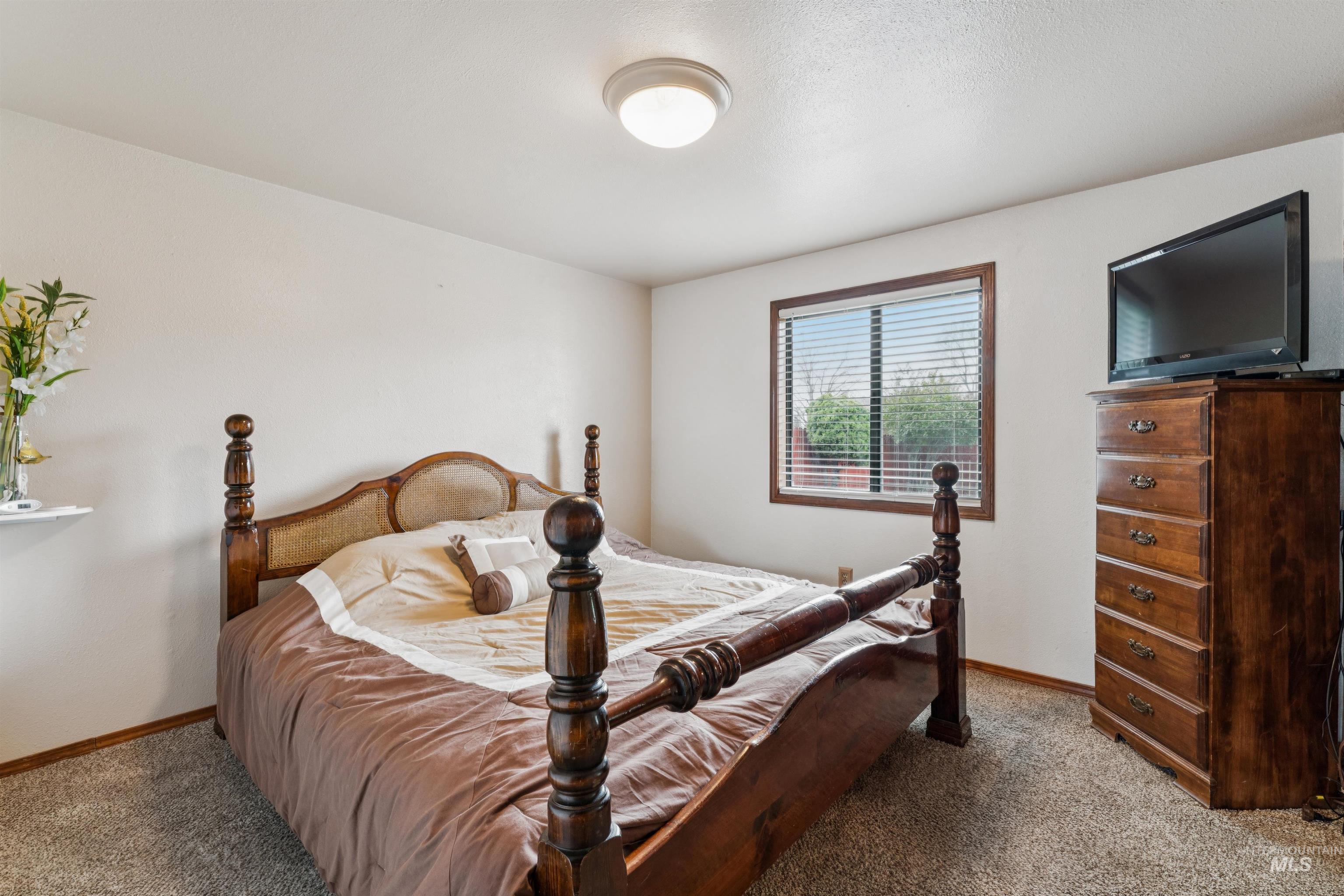 4789 N Bluegrass Ave, Boise, Idaho 83703, 3 Bedrooms, 2 Bathrooms, Residential For Sale, Price $450,000,MLS 98978469