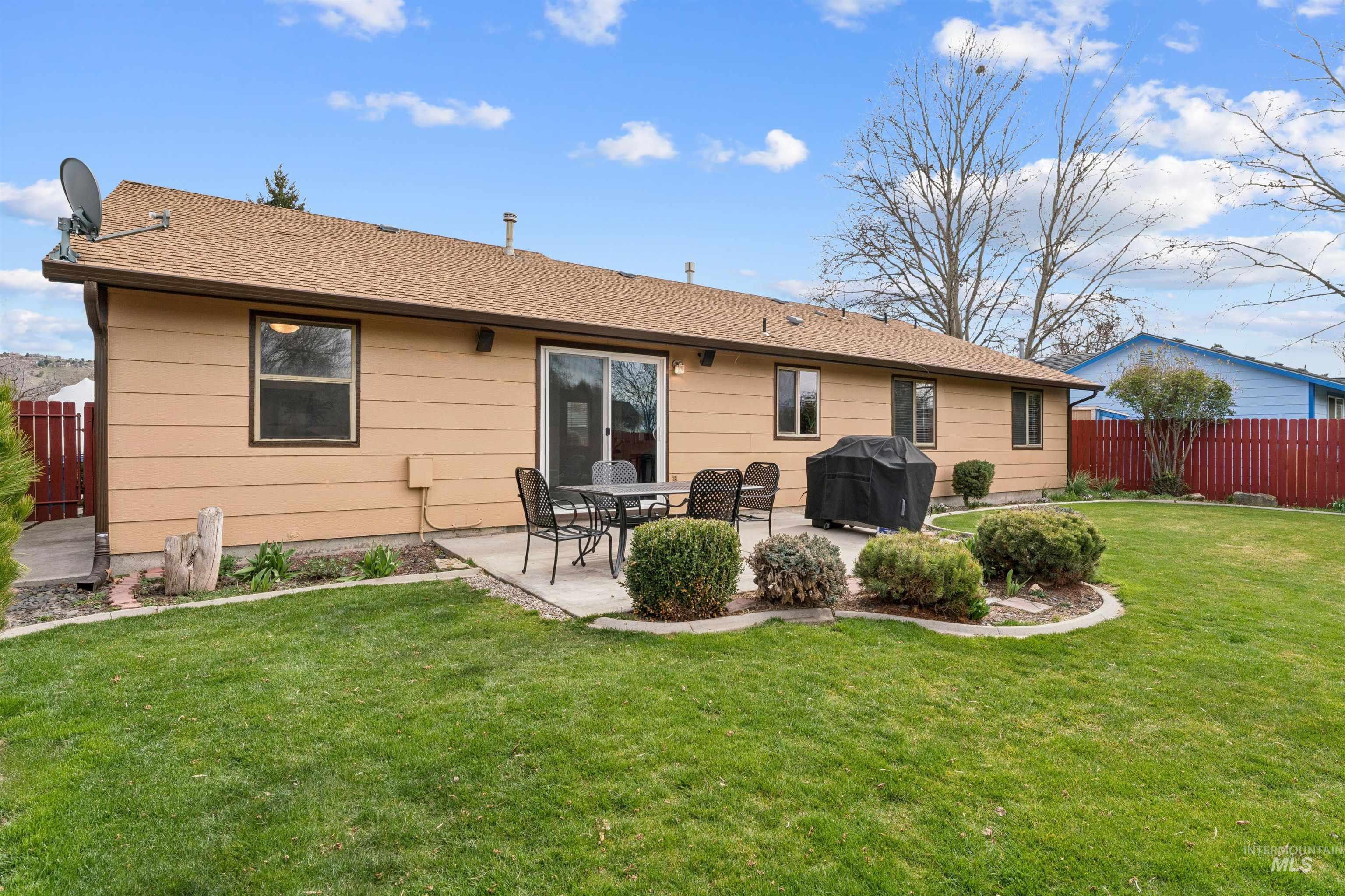 4789 N Bluegrass Ave, Boise, Idaho 83703, 3 Bedrooms, 2 Bathrooms, Residential For Sale, Price $450,000,MLS 98978469