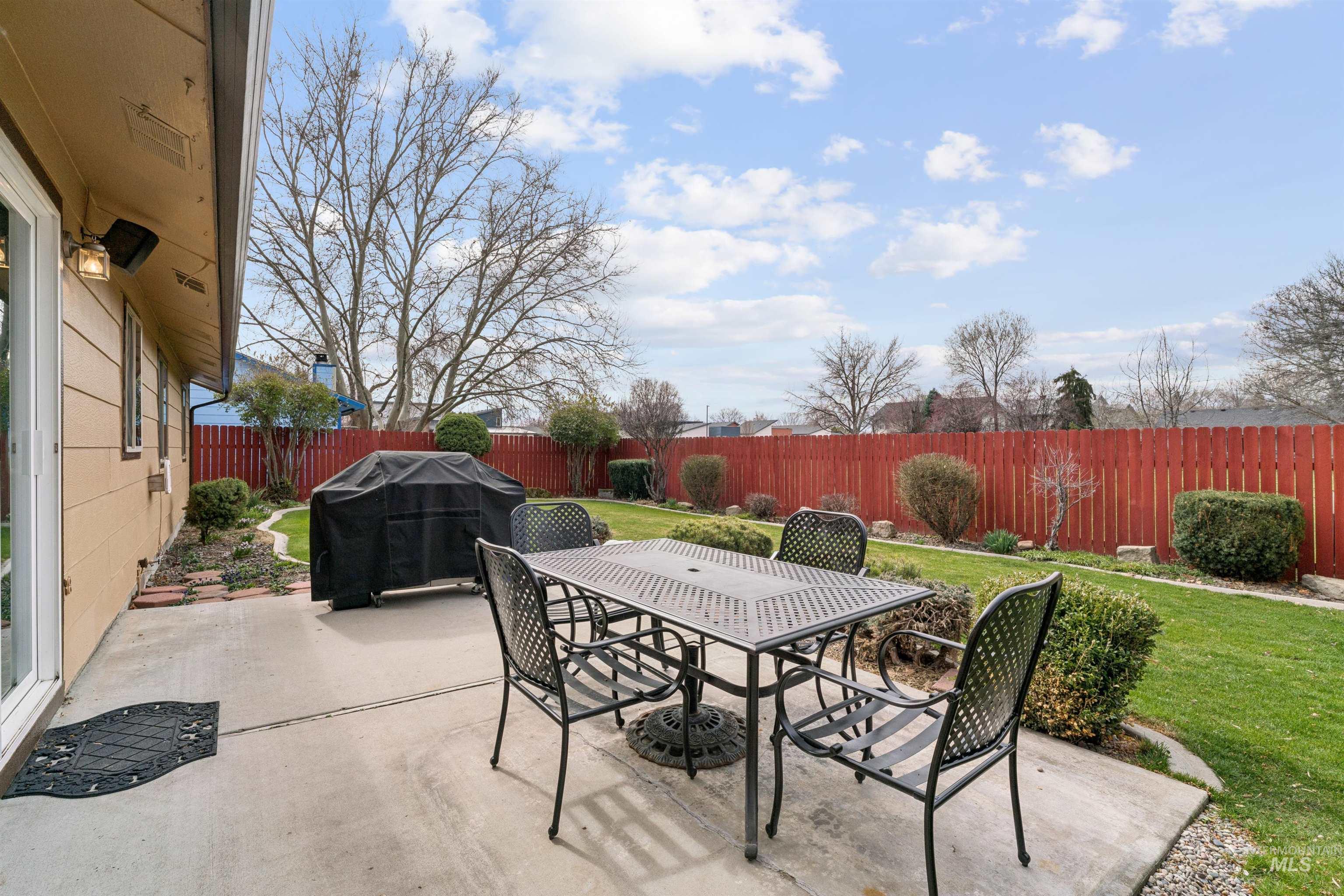 4789 N Bluegrass Ave, Boise, Idaho 83703, 3 Bedrooms, 2 Bathrooms, Residential For Sale, Price $450,000,MLS 98978469