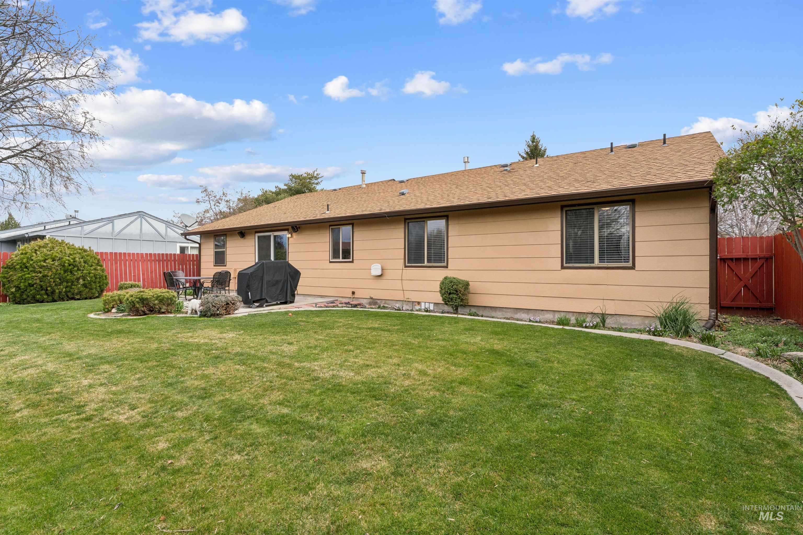 4789 N Bluegrass Ave, Boise, Idaho 83703, 3 Bedrooms, 2 Bathrooms, Residential For Sale, Price $450,000,MLS 98978469