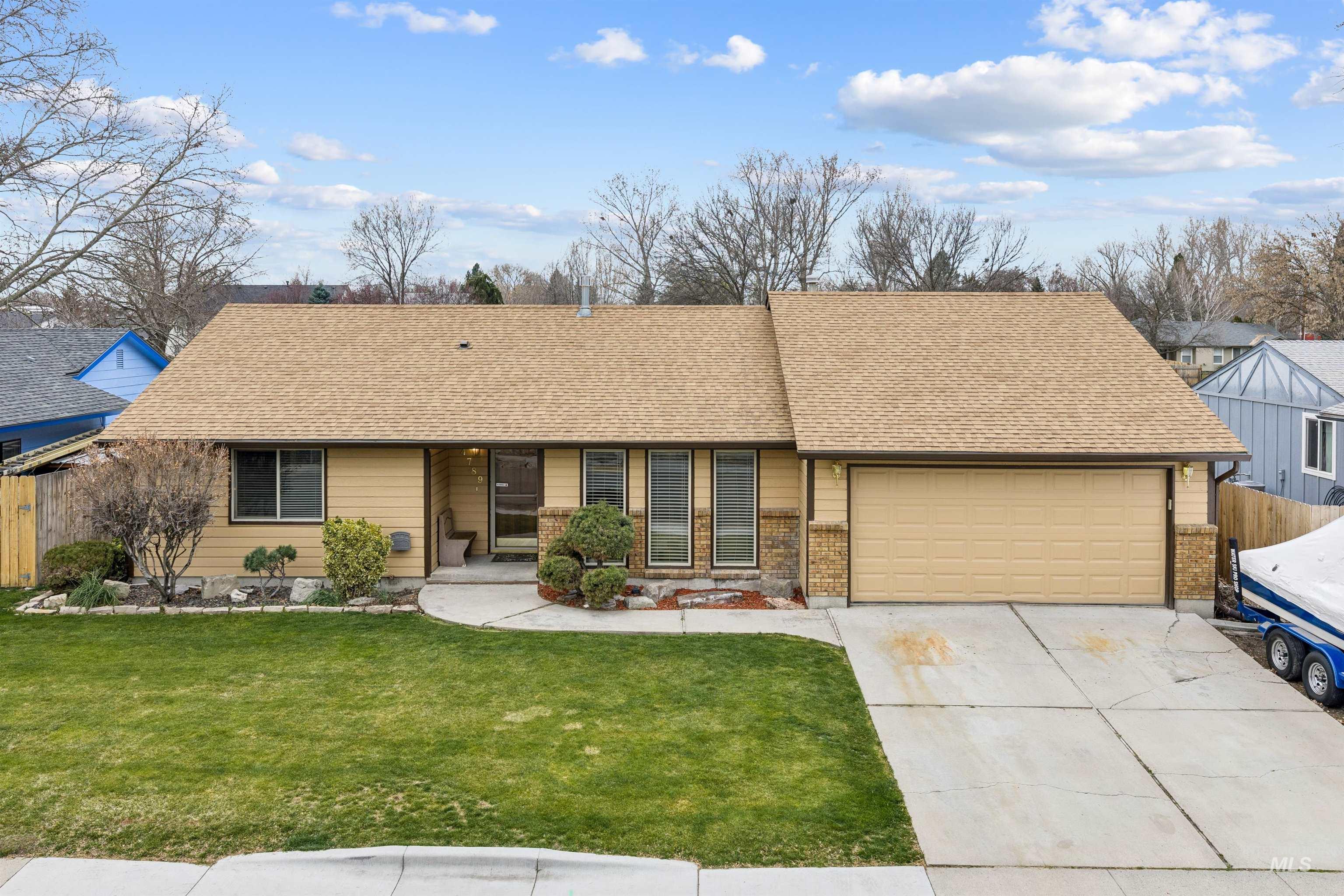 4789 N Bluegrass Ave, Boise, Idaho 83703, 3 Bedrooms, 2 Bathrooms, Residential For Sale, Price $450,000,MLS 98978469