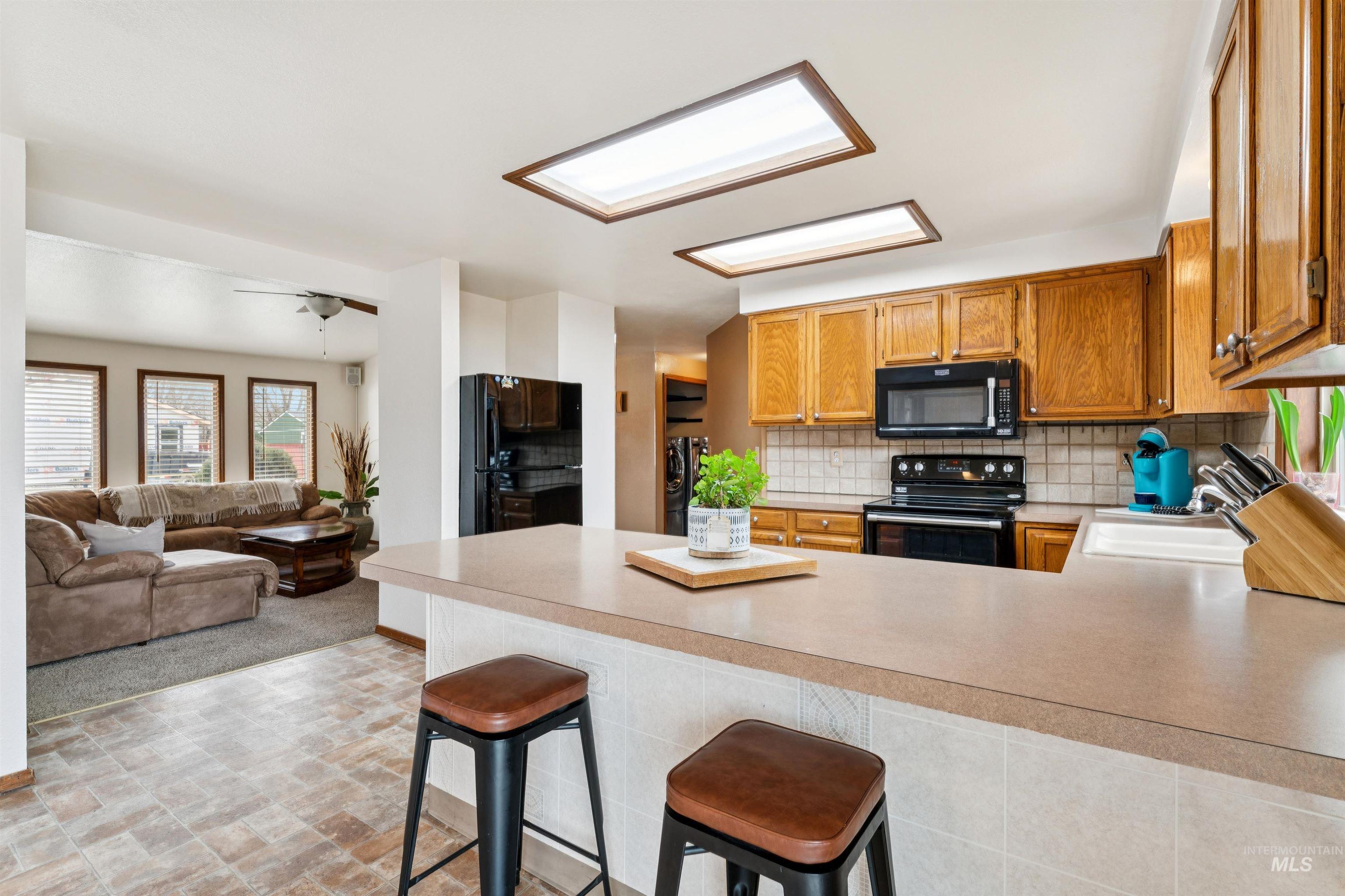 4789 N Bluegrass Ave, Boise, Idaho 83703, 3 Bedrooms, 2 Bathrooms, Residential For Sale, Price $450,000,MLS 98978469