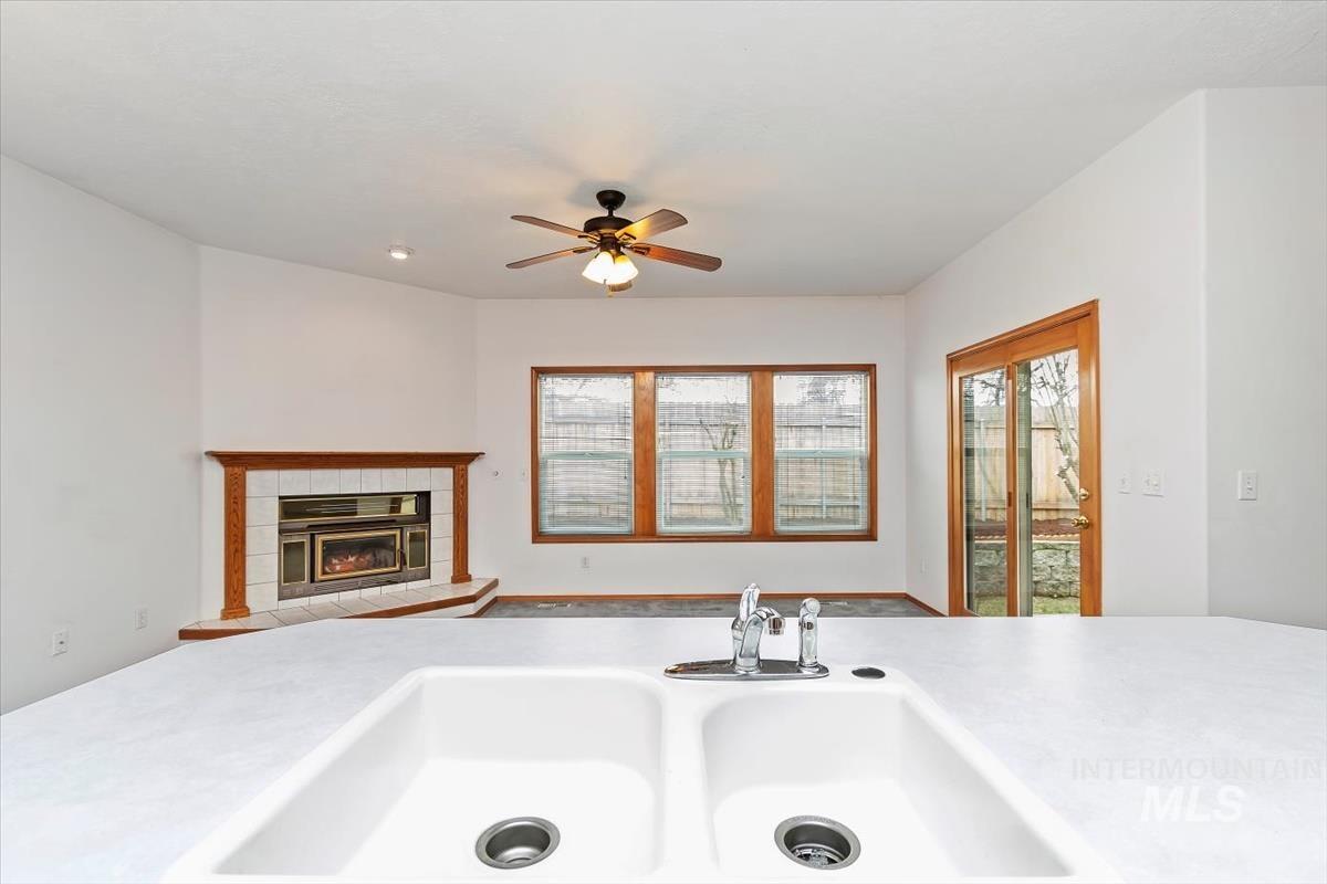 2305 E Oakridge St, Boise, Idaho 83716, 4 Bedrooms, 3.5 Bathrooms, Residential For Sale, Price $550,000,MLS 98978470