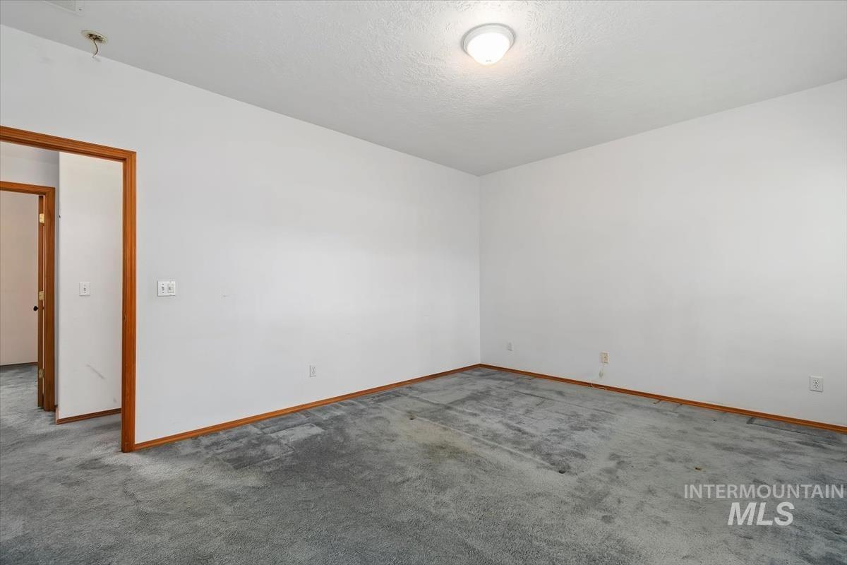 2305 E Oakridge St, Boise, Idaho 83716, 4 Bedrooms, 3.5 Bathrooms, Residential For Sale, Price $550,000,MLS 98978470