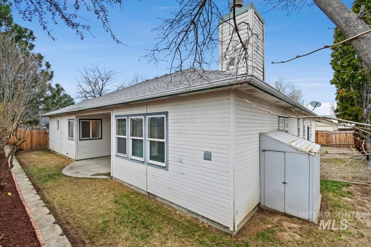 2305 E Oakridge St, Boise, Idaho 83716, 4 Bedrooms, 3.5 Bathrooms, Residential For Sale, Price $550,000,MLS 98978470