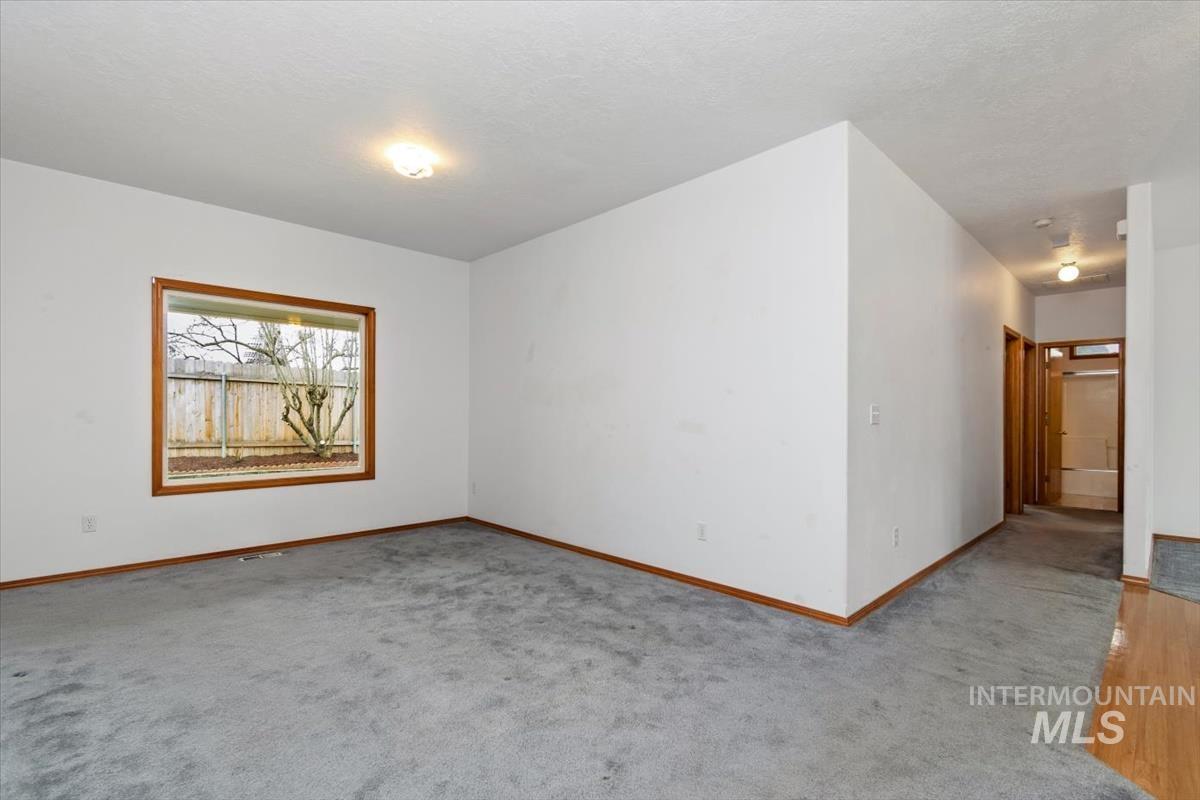 2305 E Oakridge St, Boise, Idaho 83716, 4 Bedrooms, 3.5 Bathrooms, Residential For Sale, Price $550,000,MLS 98978470