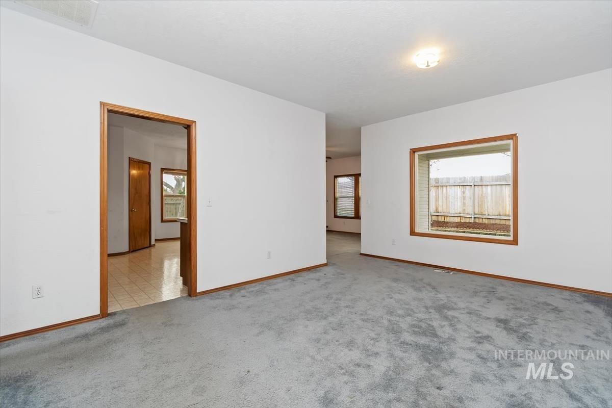 2305 E Oakridge St, Boise, Idaho 83716, 4 Bedrooms, 3.5 Bathrooms, Residential For Sale, Price $550,000,MLS 98978470