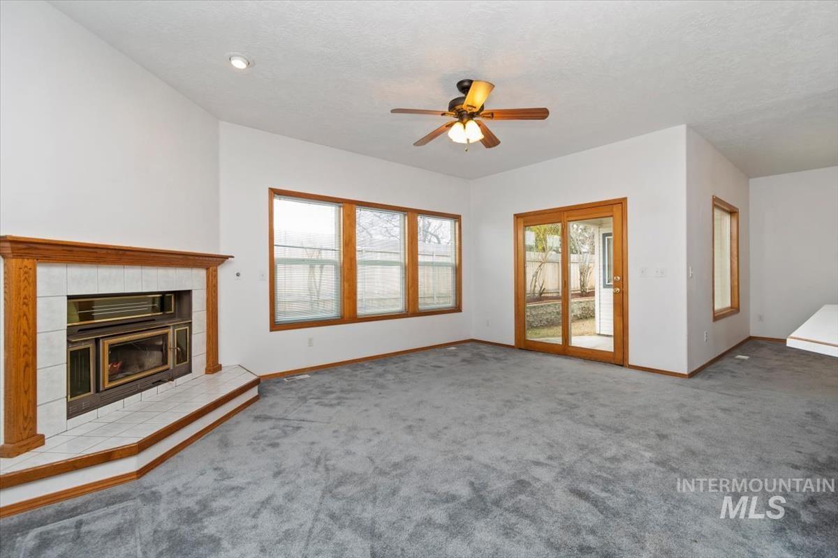 2305 E Oakridge St, Boise, Idaho 83716, 4 Bedrooms, 3.5 Bathrooms, Residential For Sale, Price $550,000,MLS 98978470