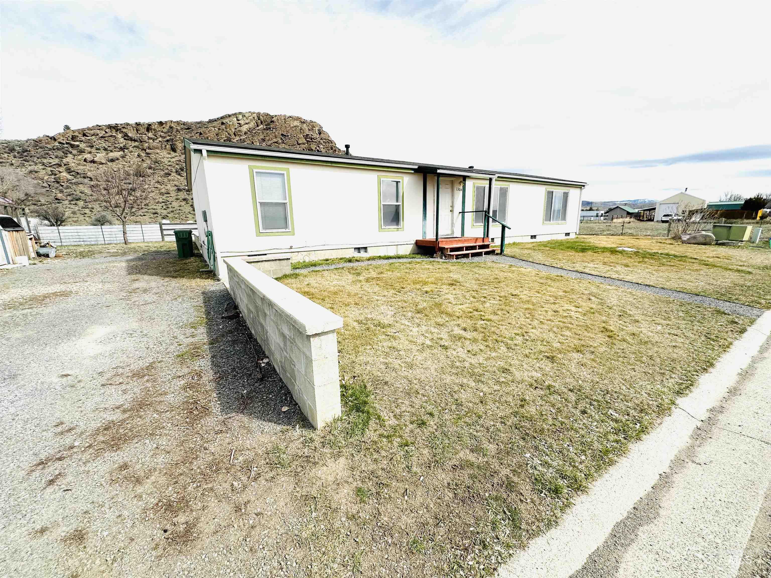 1304 Young Field Ave, Jordan Valley, Oregon 97910, 4 Bedrooms, 2 Bathrooms, Residential For Sale, Price $189,900,MLS 98978471