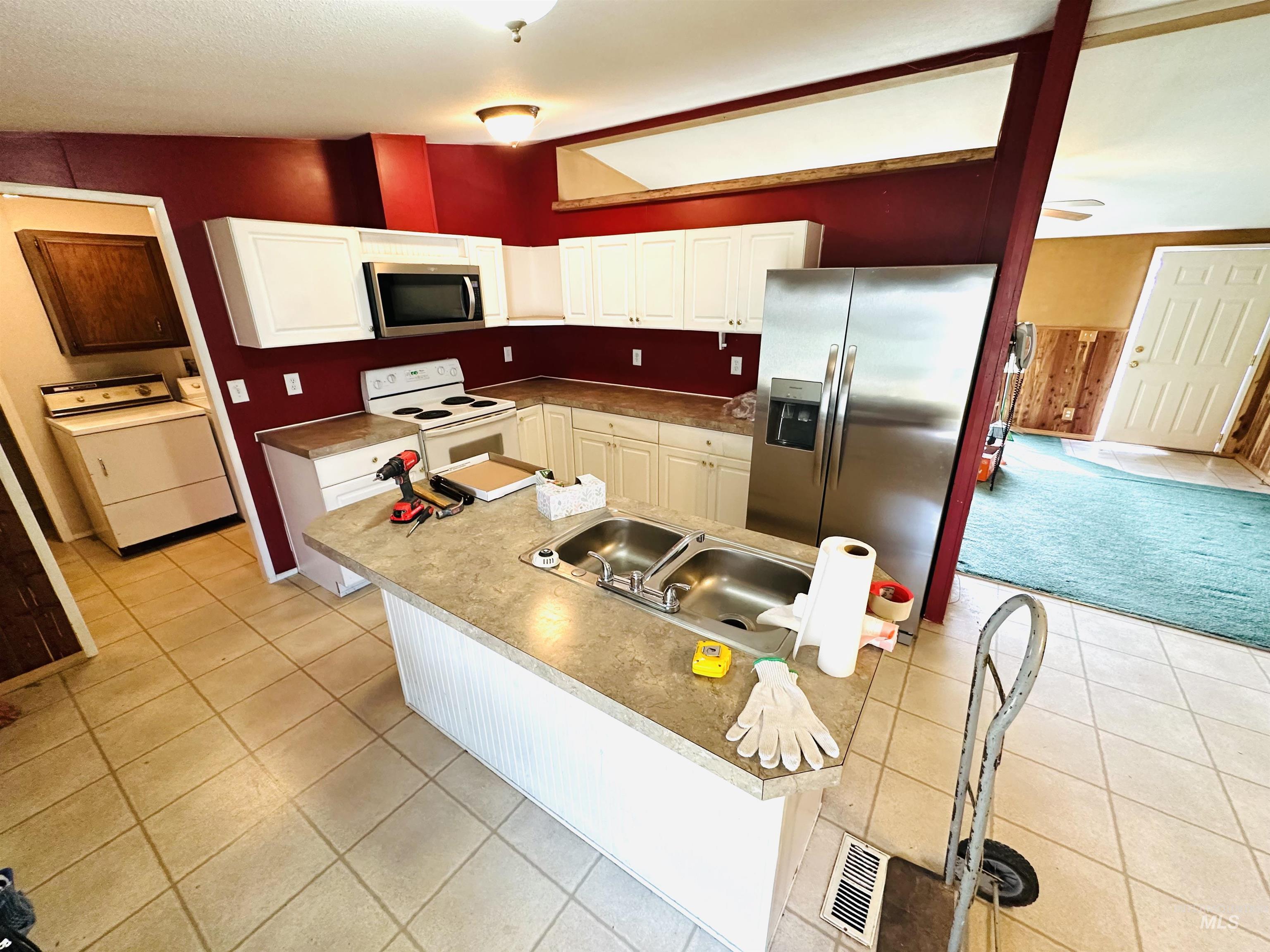 1304 Young Field Ave, Jordan Valley, Oregon 97910, 4 Bedrooms, 2 Bathrooms, Residential For Sale, Price $189,900,MLS 98978471