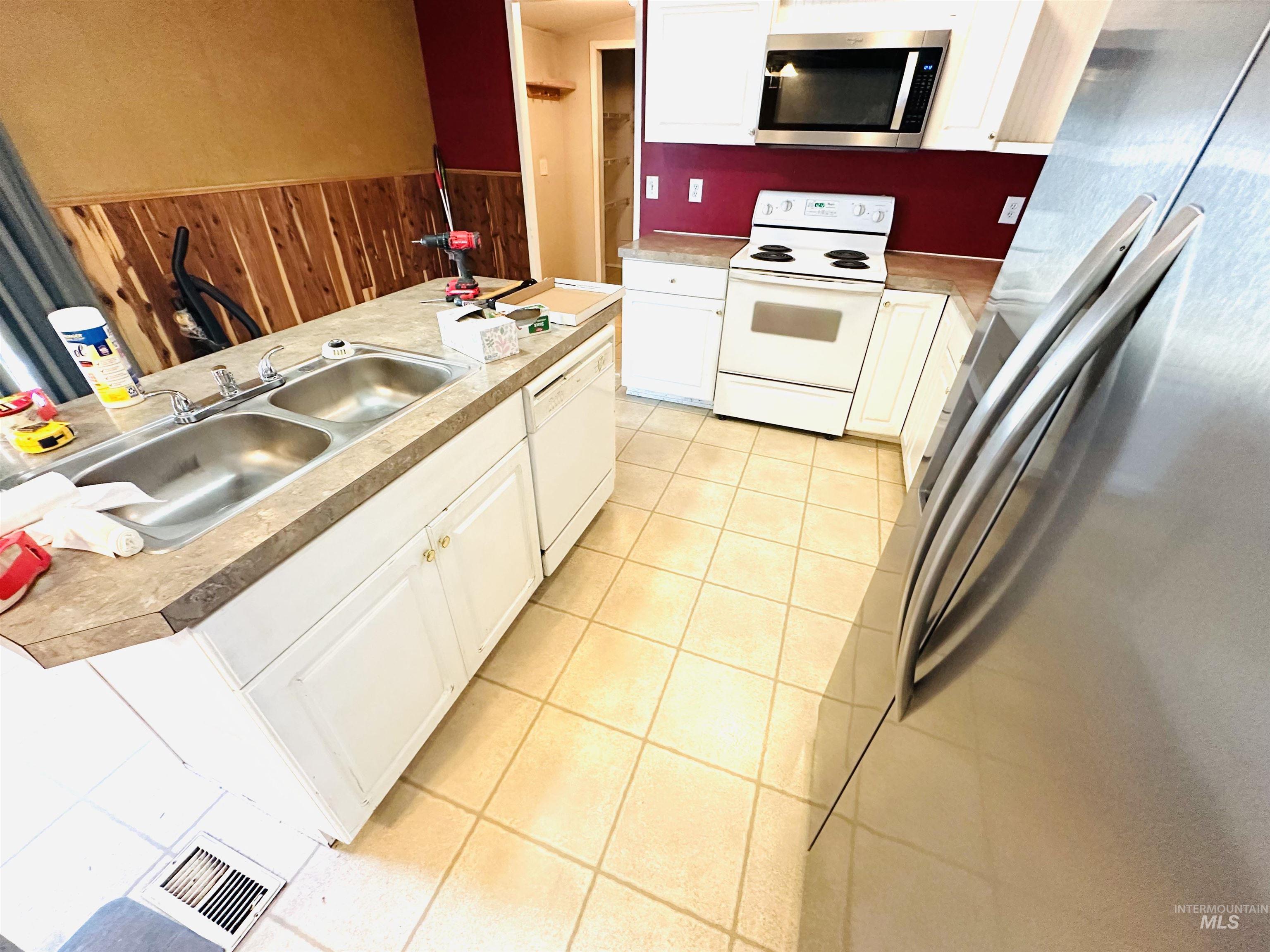 1304 Young Field Ave, Jordan Valley, Oregon 97910, 4 Bedrooms, 2 Bathrooms, Residential For Sale, Price $189,900,MLS 98978471