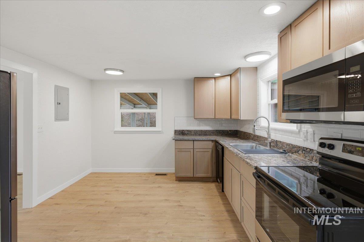 2919 S. Pond Street, Boise, Idaho 83705, 2 Bedrooms, 1 Bathroom, Residential For Sale, Price $344,900,MLS 98978474