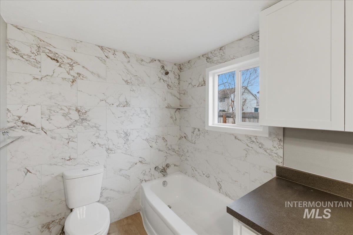 2919 S. Pond Street, Boise, Idaho 83705, 2 Bedrooms, 1 Bathroom, Residential For Sale, Price $344,900,MLS 98978474