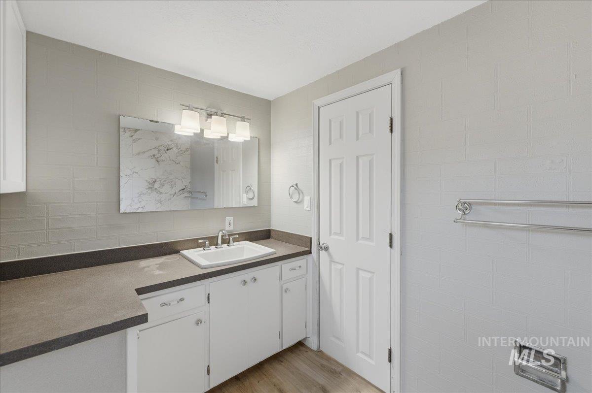 2919 S. Pond Street, Boise, Idaho 83705, 2 Bedrooms, 1 Bathroom, Residential For Sale, Price $344,900,MLS 98978474