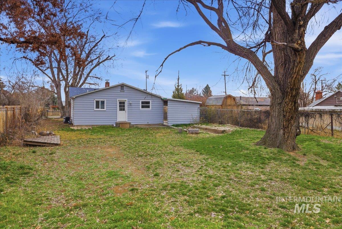 2919 S. Pond Street, Boise, Idaho 83705, 2 Bedrooms, 1 Bathroom, Residential For Sale, Price $344,900,MLS 98978474