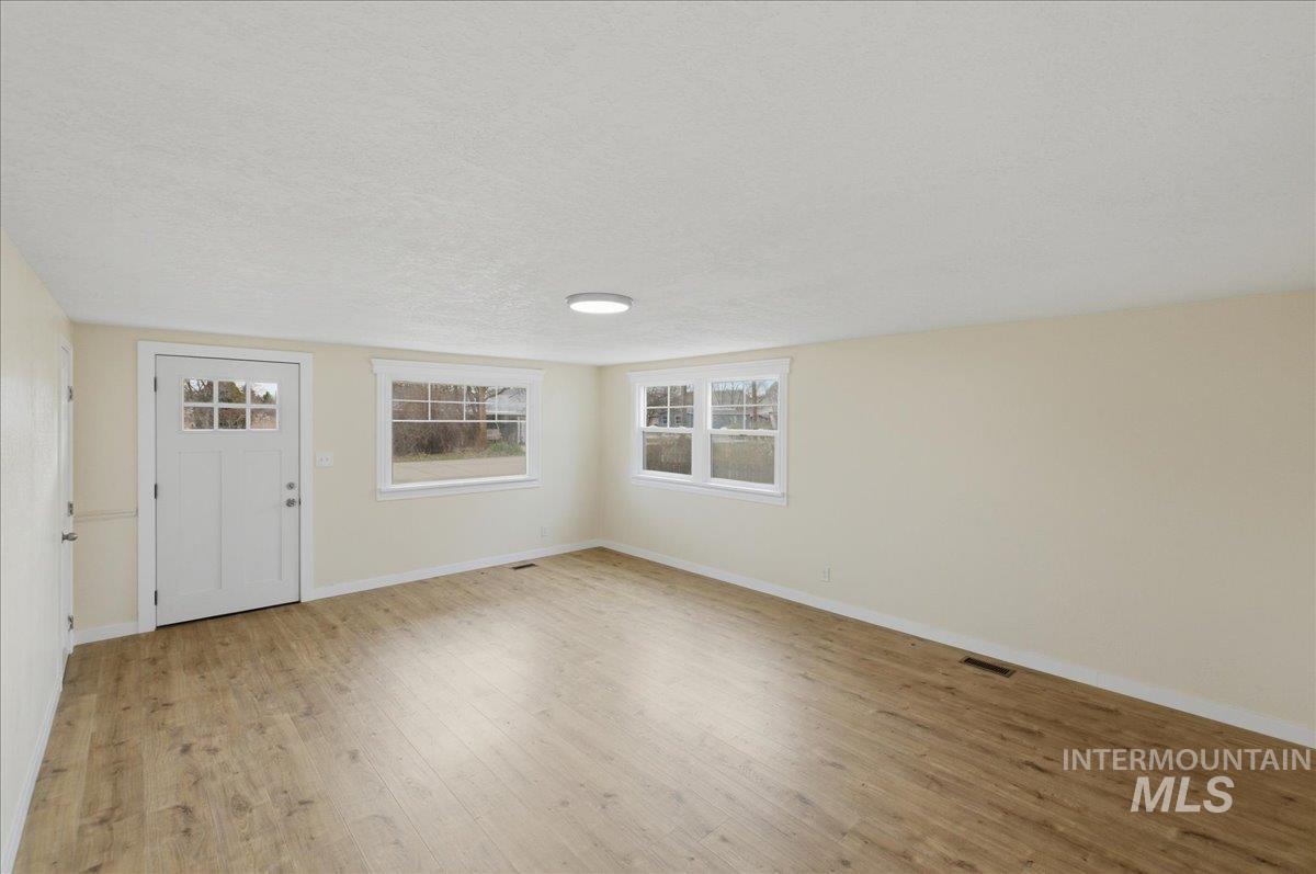 2919 S. Pond Street, Boise, Idaho 83705, 2 Bedrooms, 1 Bathroom, Residential For Sale, Price $344,900,MLS 98978474