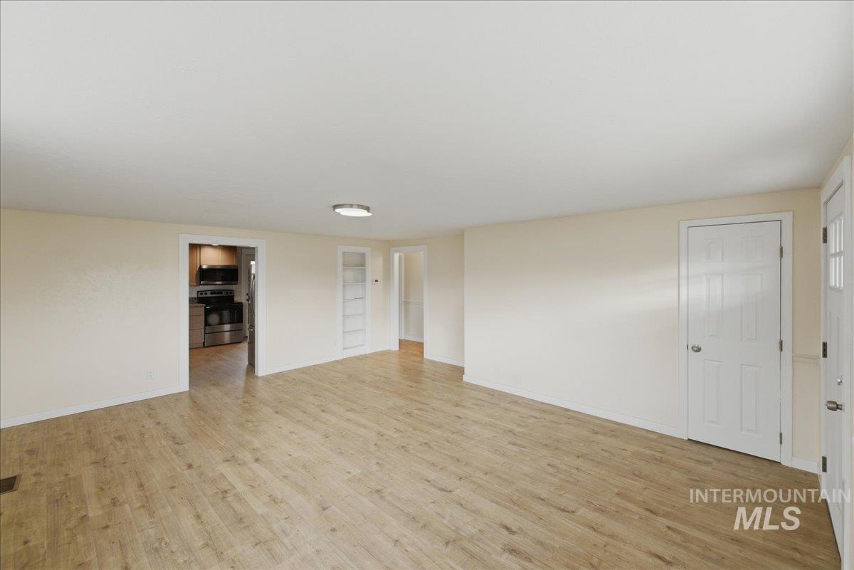 2919 S. Pond Street, Boise, Idaho 83705, 2 Bedrooms, 1 Bathroom, Residential For Sale, Price $344,900,MLS 98978474