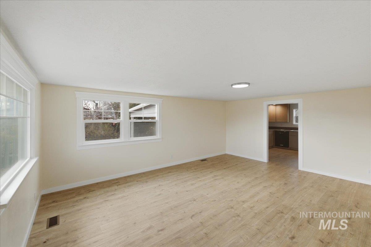 2919 S. Pond Street, Boise, Idaho 83705, 2 Bedrooms, 1 Bathroom, Residential For Sale, Price $344,900,MLS 98978474