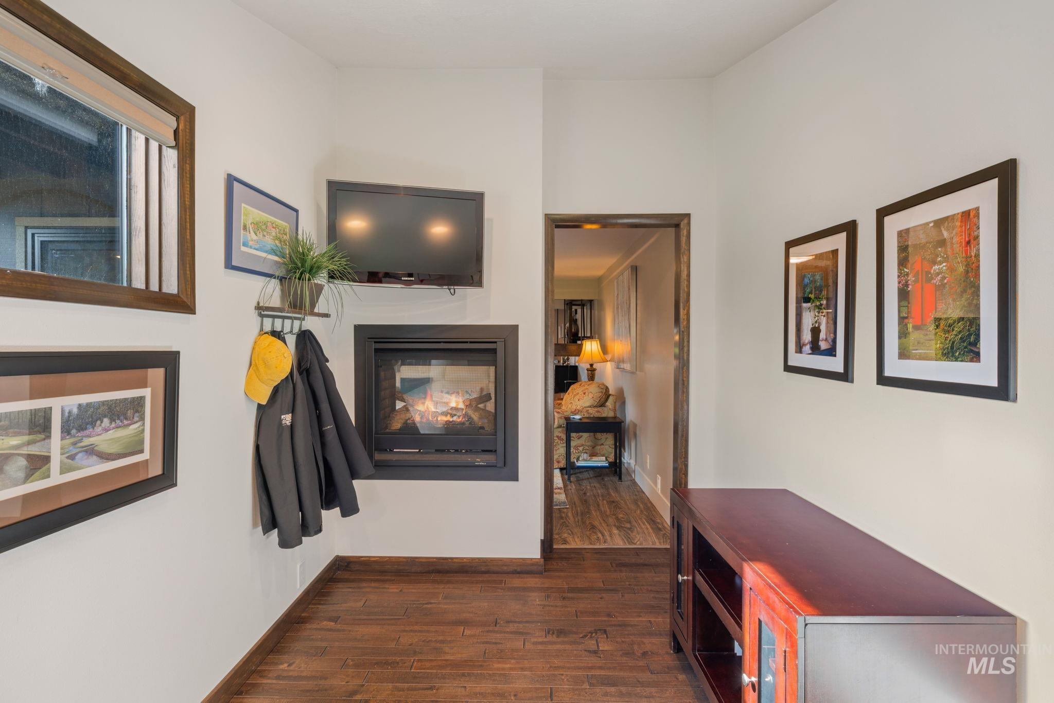 4400 W Pasadena Dr, Boise, Idaho 83705, 3 Bedrooms, 2.5 Bathrooms, Residential For Sale, Price $452,999,MLS 98978476