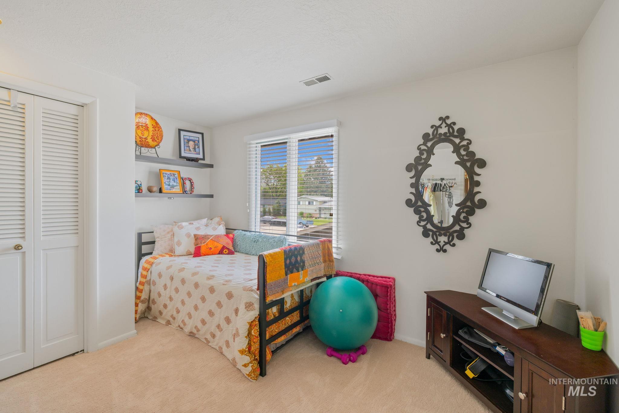 4400 W Pasadena Dr, Boise, Idaho 83705, 3 Bedrooms, 2.5 Bathrooms, Residential For Sale, Price $452,999,MLS 98978476