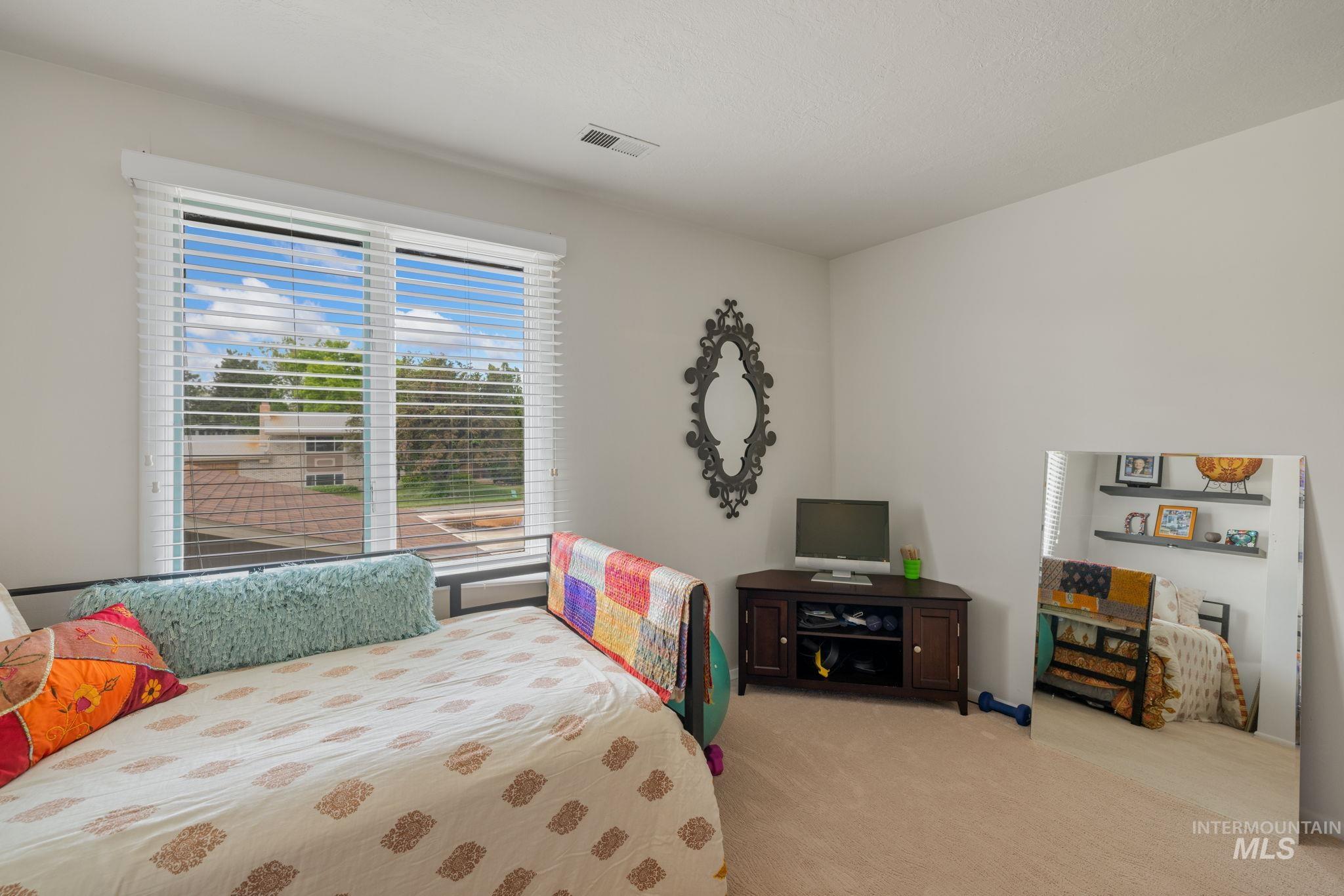 4400 W Pasadena Dr, Boise, Idaho 83705, 3 Bedrooms, 2.5 Bathrooms, Residential For Sale, Price $452,999,MLS 98978476