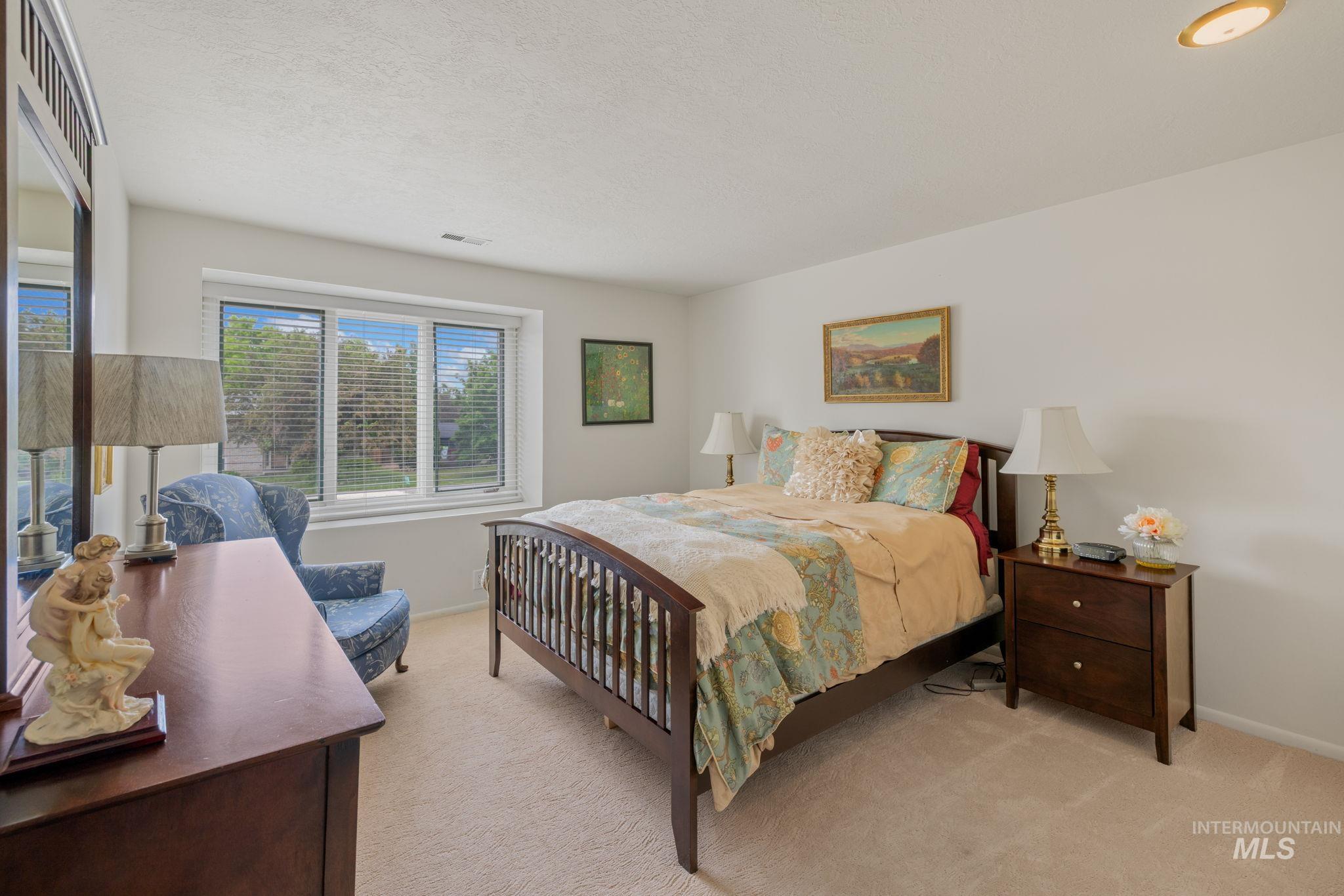 4400 W Pasadena Dr, Boise, Idaho 83705, 3 Bedrooms, 2.5 Bathrooms, Residential For Sale, Price $452,999,MLS 98978476