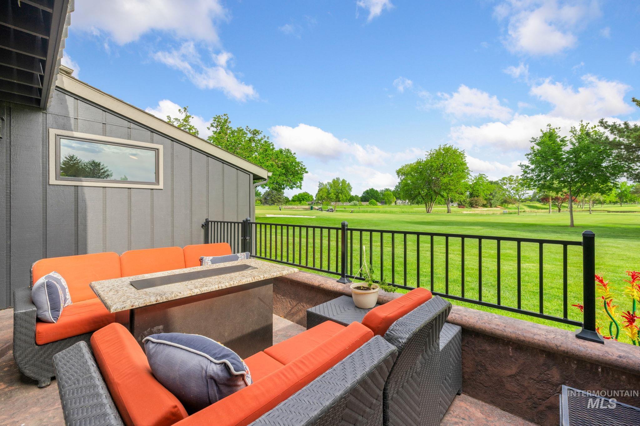 4400 W Pasadena Dr, Boise, Idaho 83705, 3 Bedrooms, 2.5 Bathrooms, Residential For Sale, Price $452,999,MLS 98978476