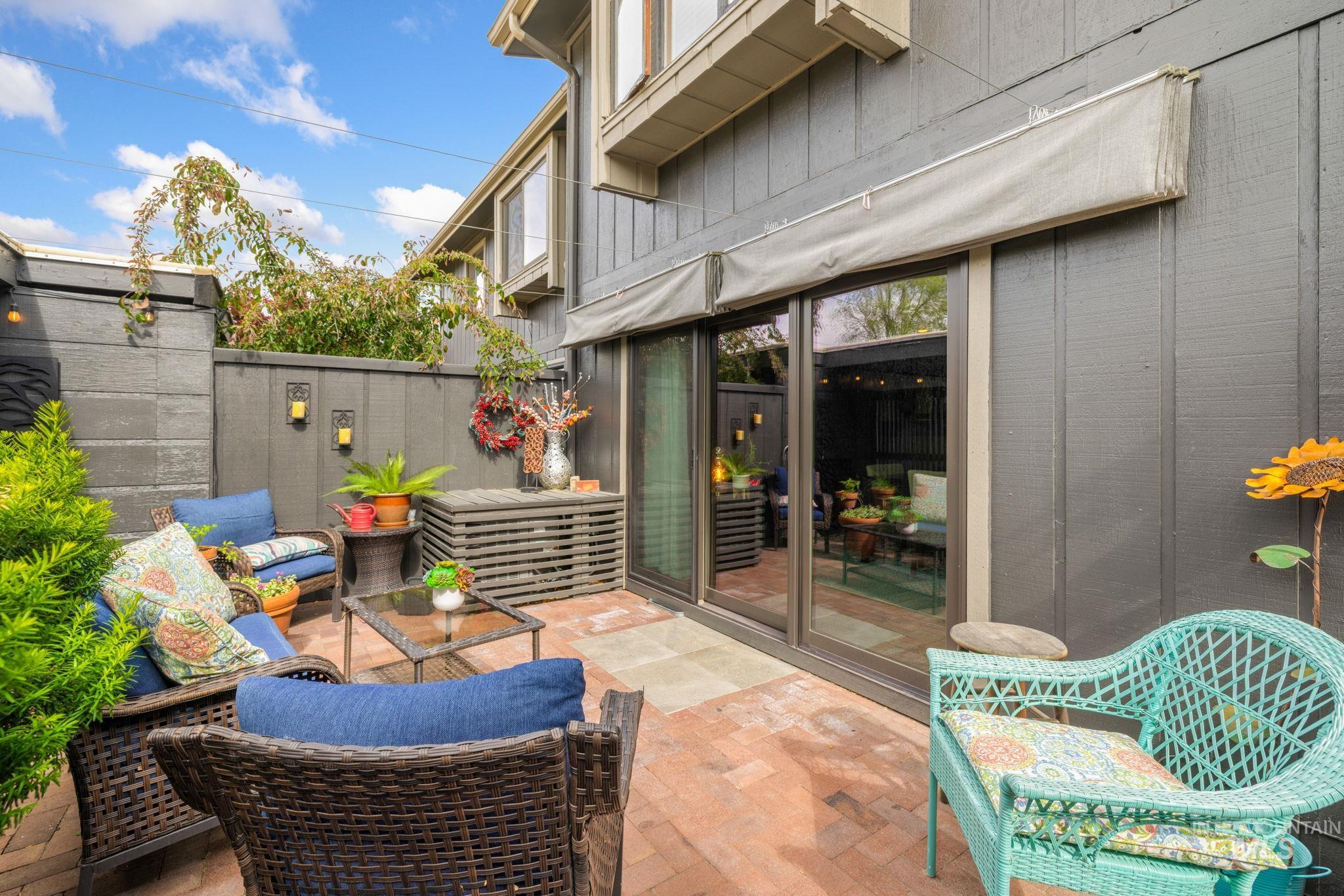 4400 W Pasadena Dr, Boise, Idaho 83705, 3 Bedrooms, 2.5 Bathrooms, Residential For Sale, Price $452,999,MLS 98978476