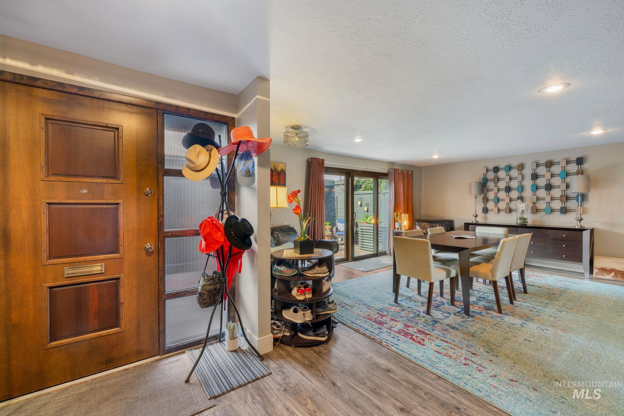 4400 W Pasadena Dr, Boise, Idaho 83705, 3 Bedrooms, 2.5 Bathrooms, Residential For Sale, Price $452,999,MLS 98978476