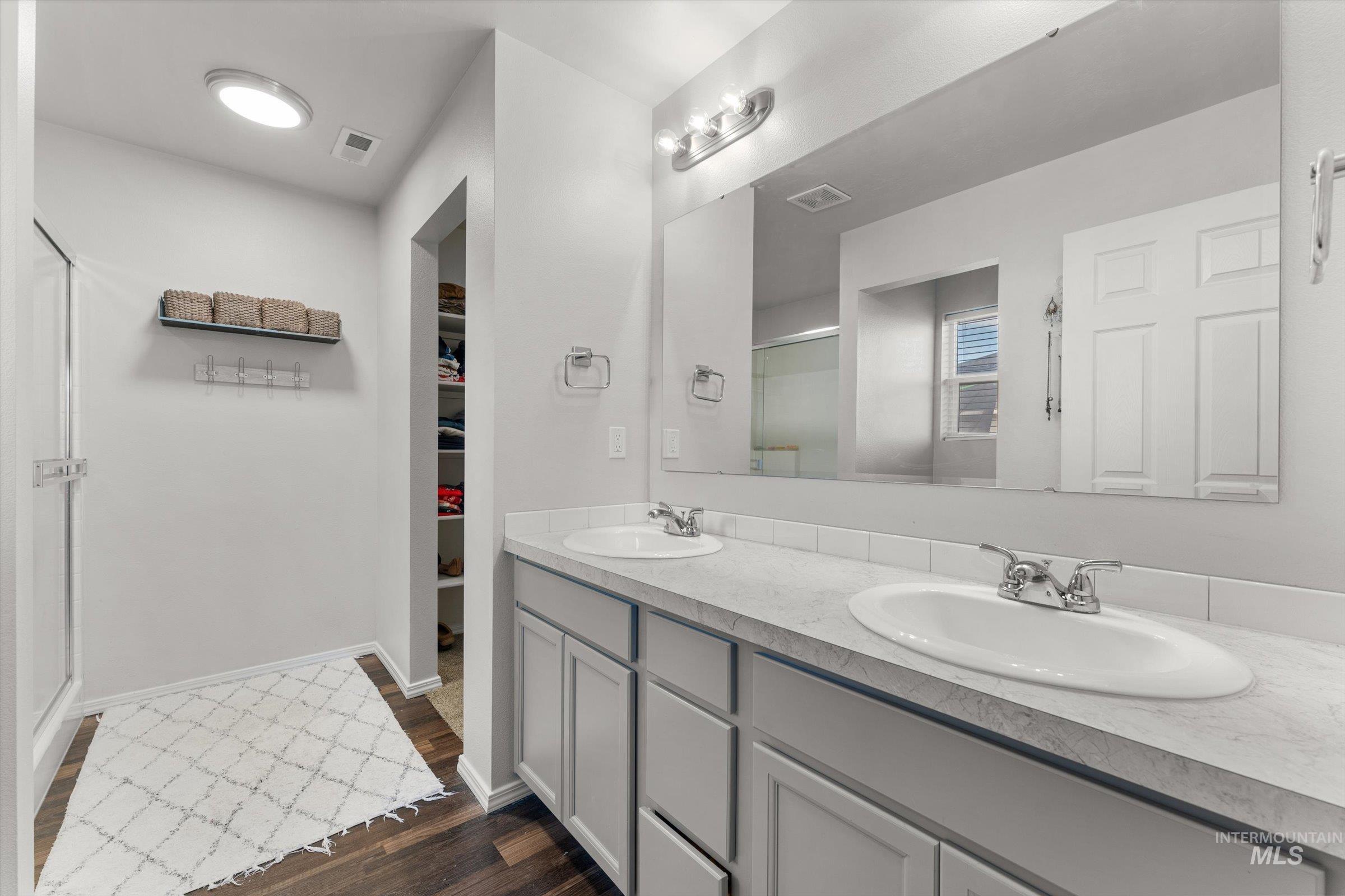 910 SW Miner St, Mountain Home, Idaho 83647, 3 Bedrooms, 2 Bathrooms, Residential For Sale, Price $387,000, 98978478