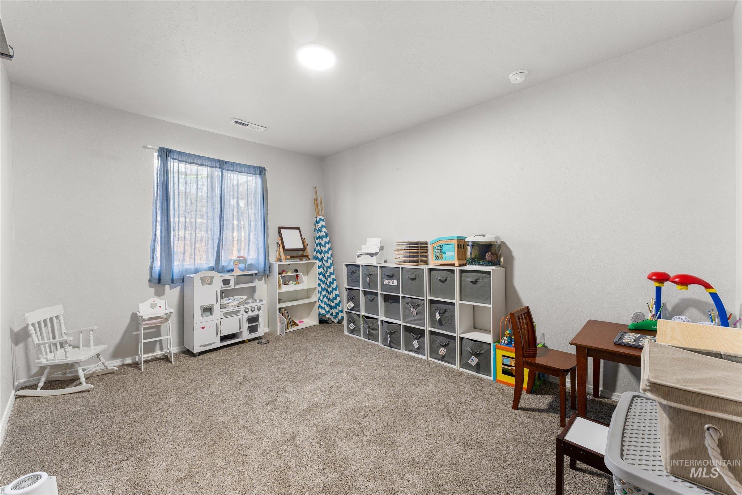 910 SW Miner St, Mountain Home, Idaho 83647, 3 Bedrooms, 2 Bathrooms, Residential For Sale, Price $387,000, 98978478