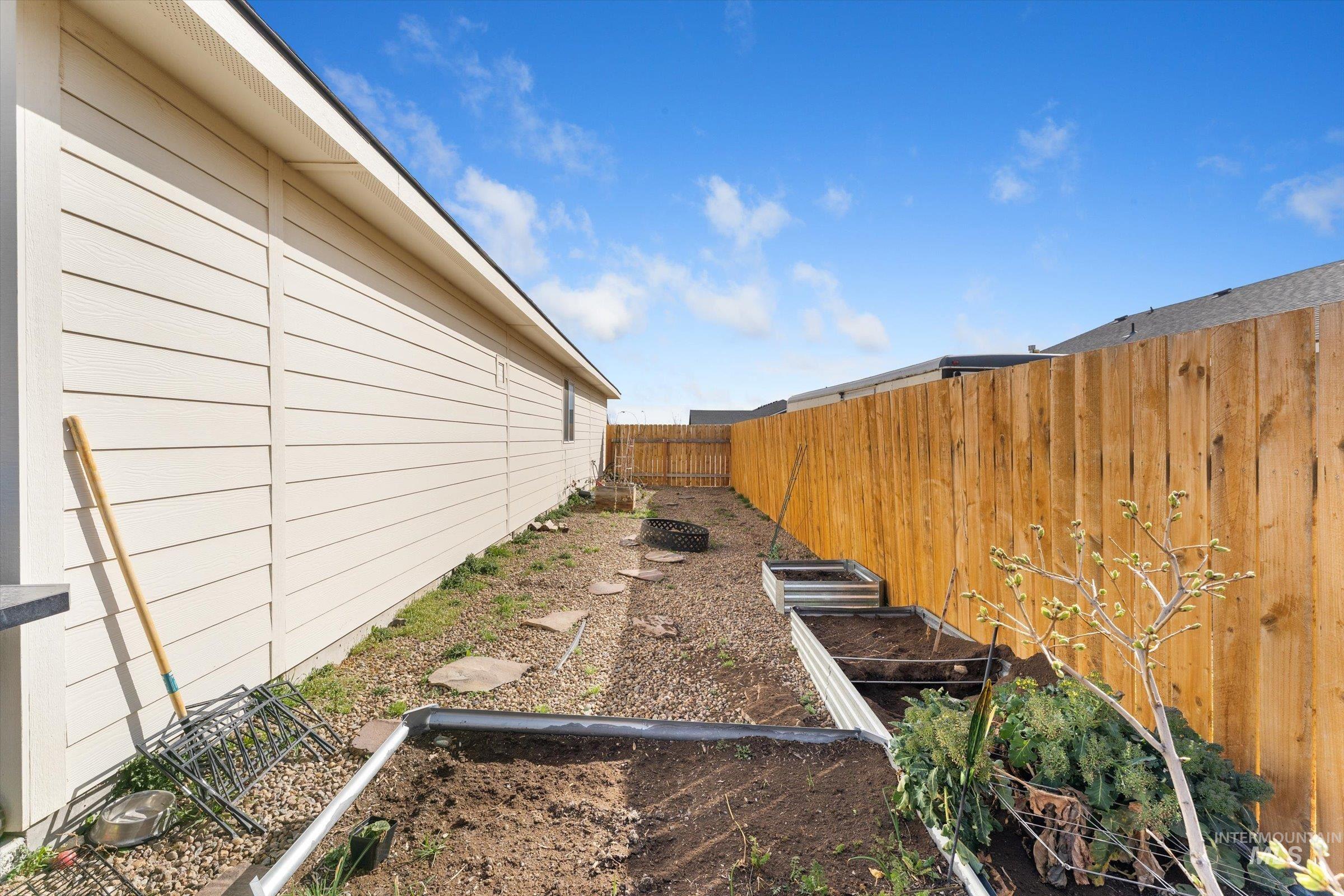 910 SW Miner St, Mountain Home, Idaho 83647, 3 Bedrooms, 2 Bathrooms, Residential For Sale, Price $387,000, 98978478